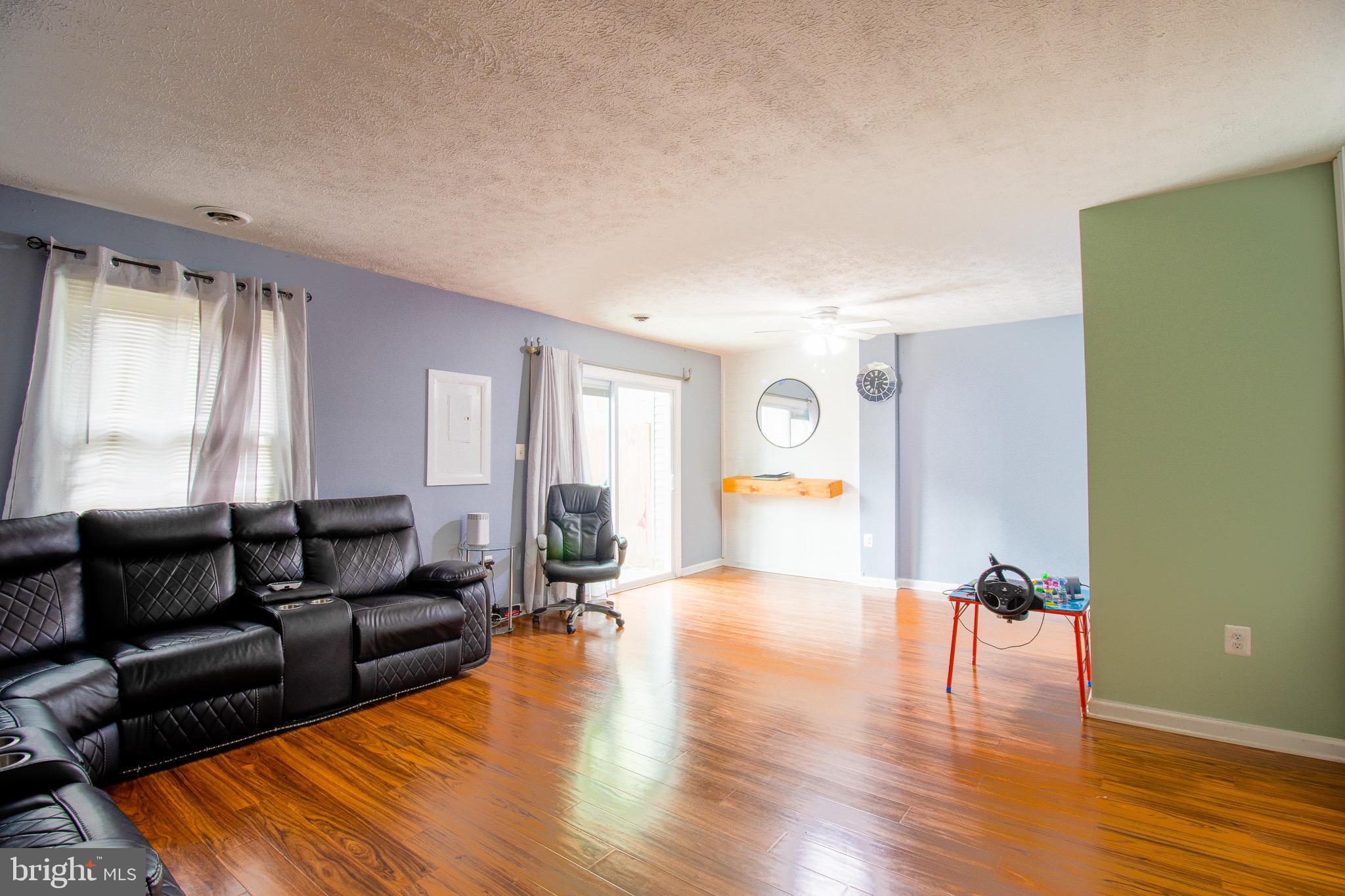 HILLCREST TOWNE - Residential