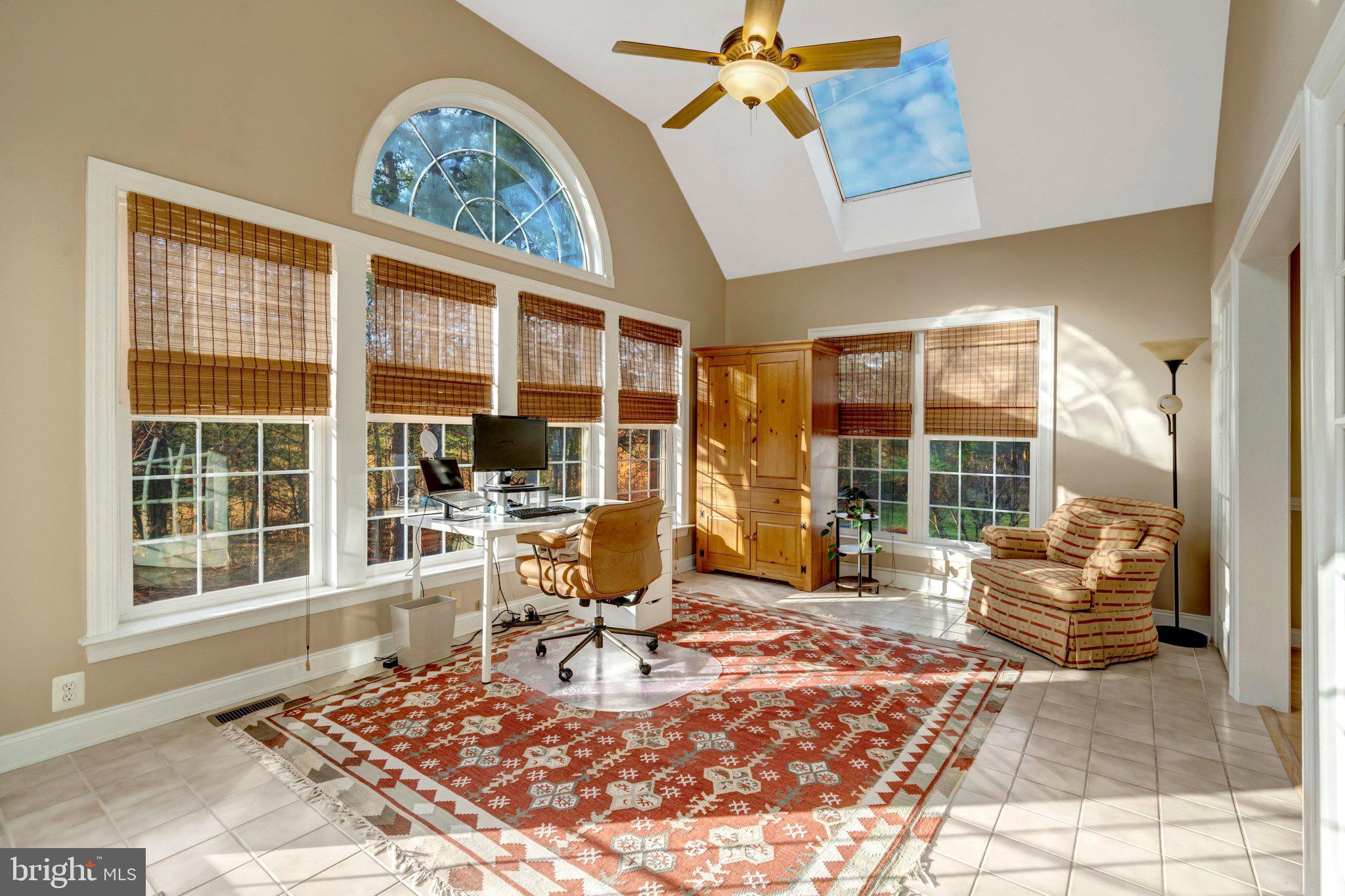 SOUTH RIDING - Residential