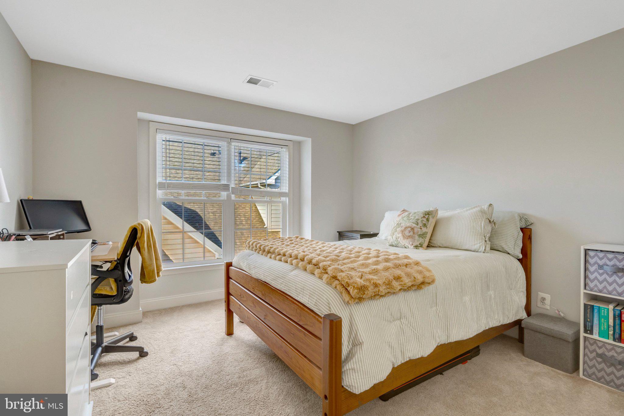 SOUTH RIDING - Residential