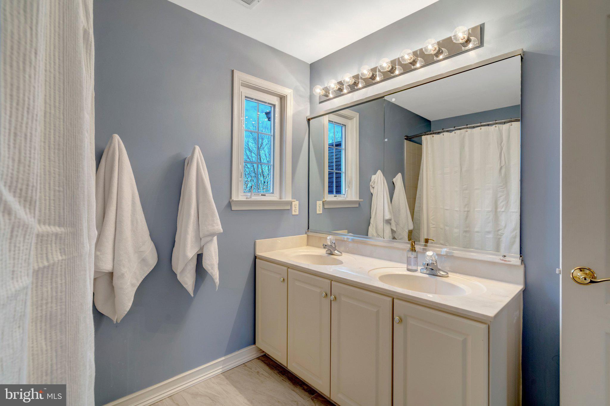 SOUTH RIDING - Residential