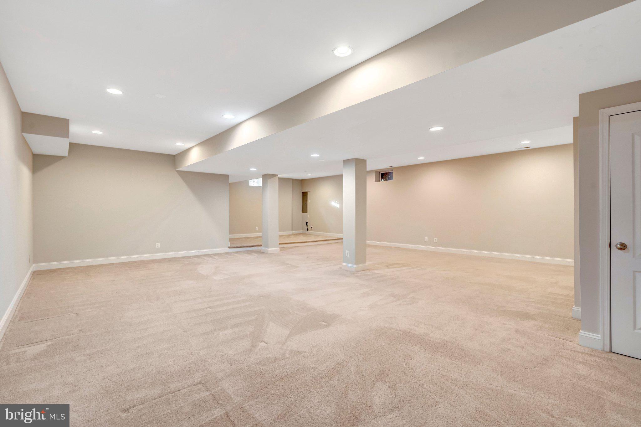 SOUTH RIDING - Residential