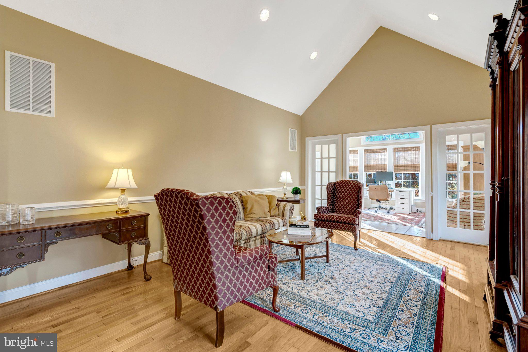 SOUTH RIDING - Residential