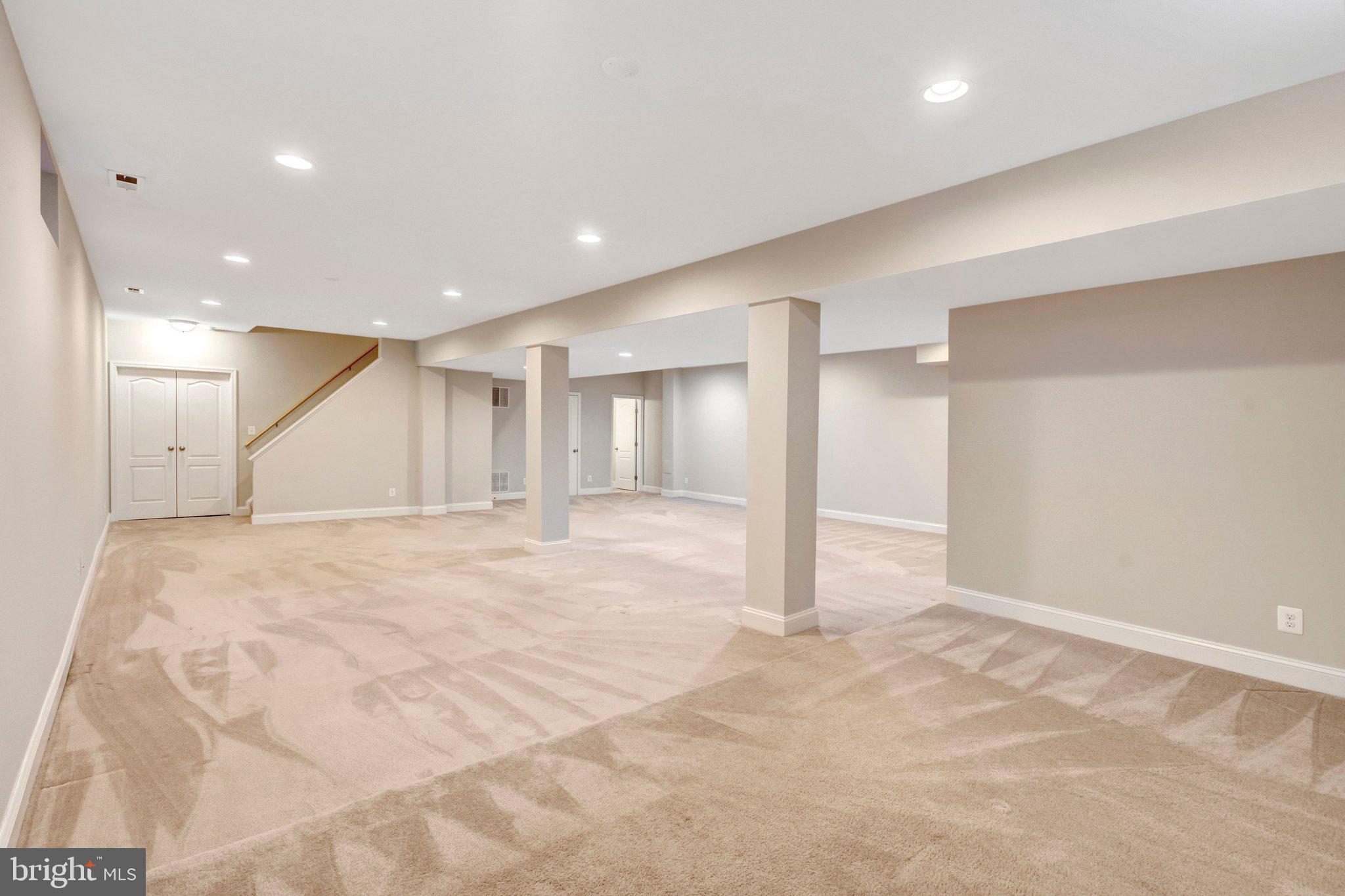 SOUTH RIDING - Residential