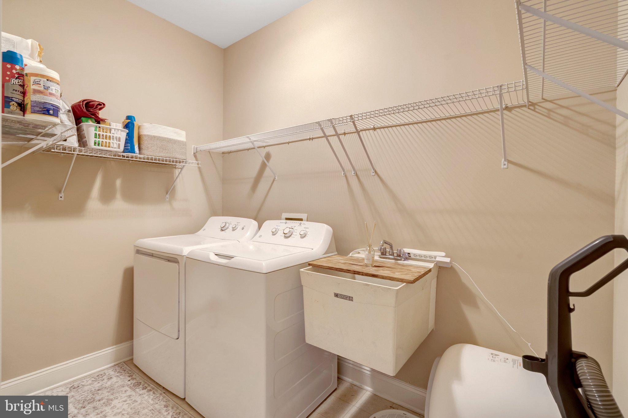 SOUTH RIDING - Residential