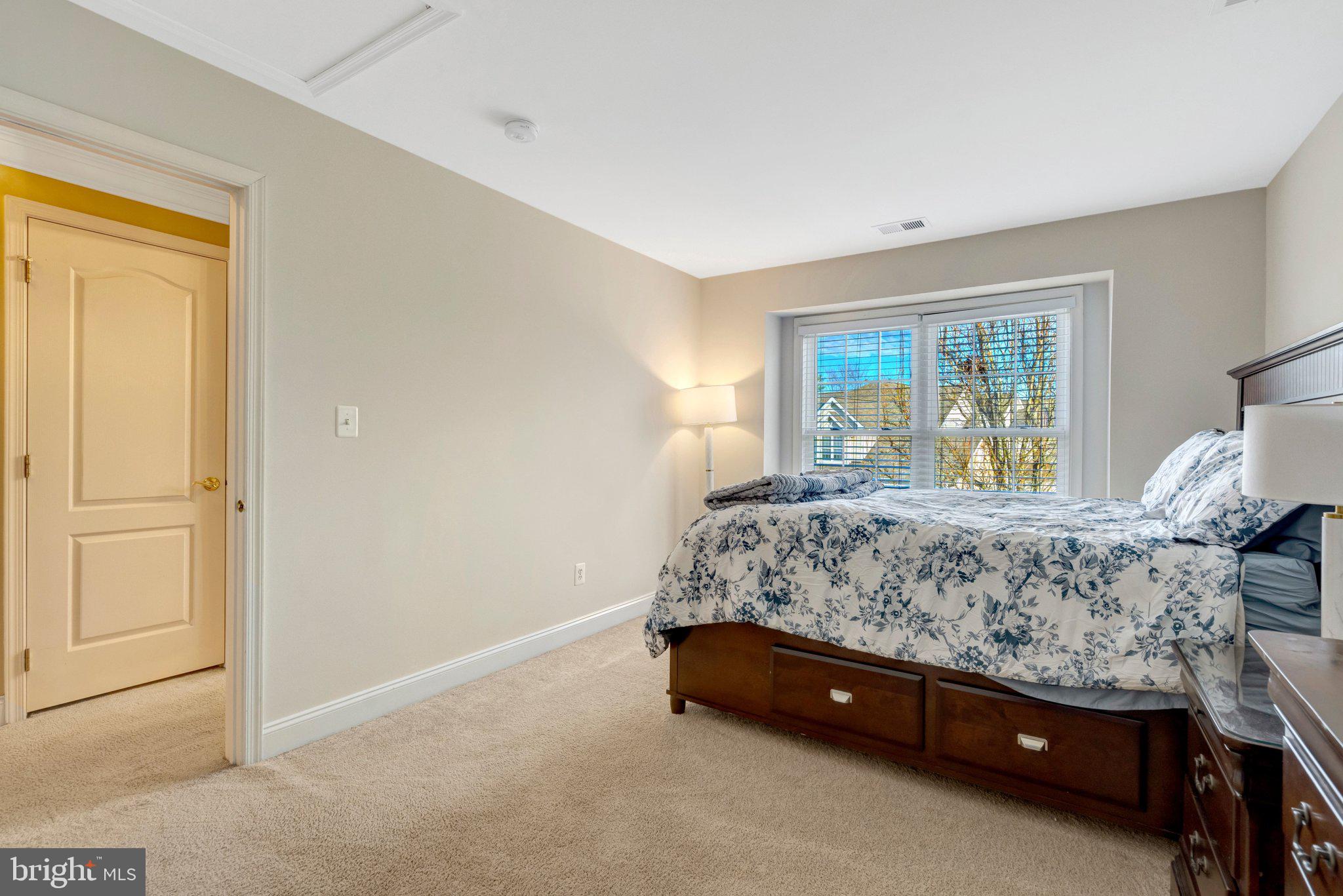 SOUTH RIDING - Residential