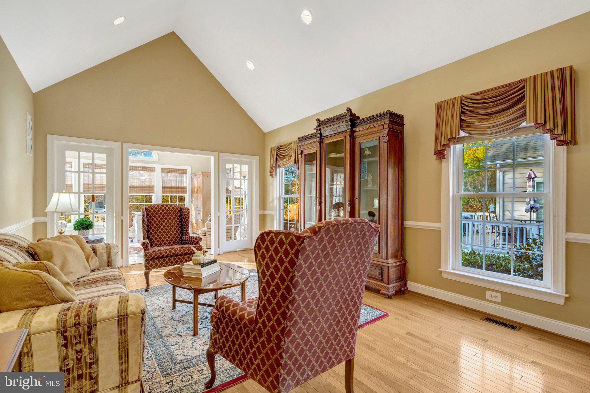 SOUTH RIDING - Residential