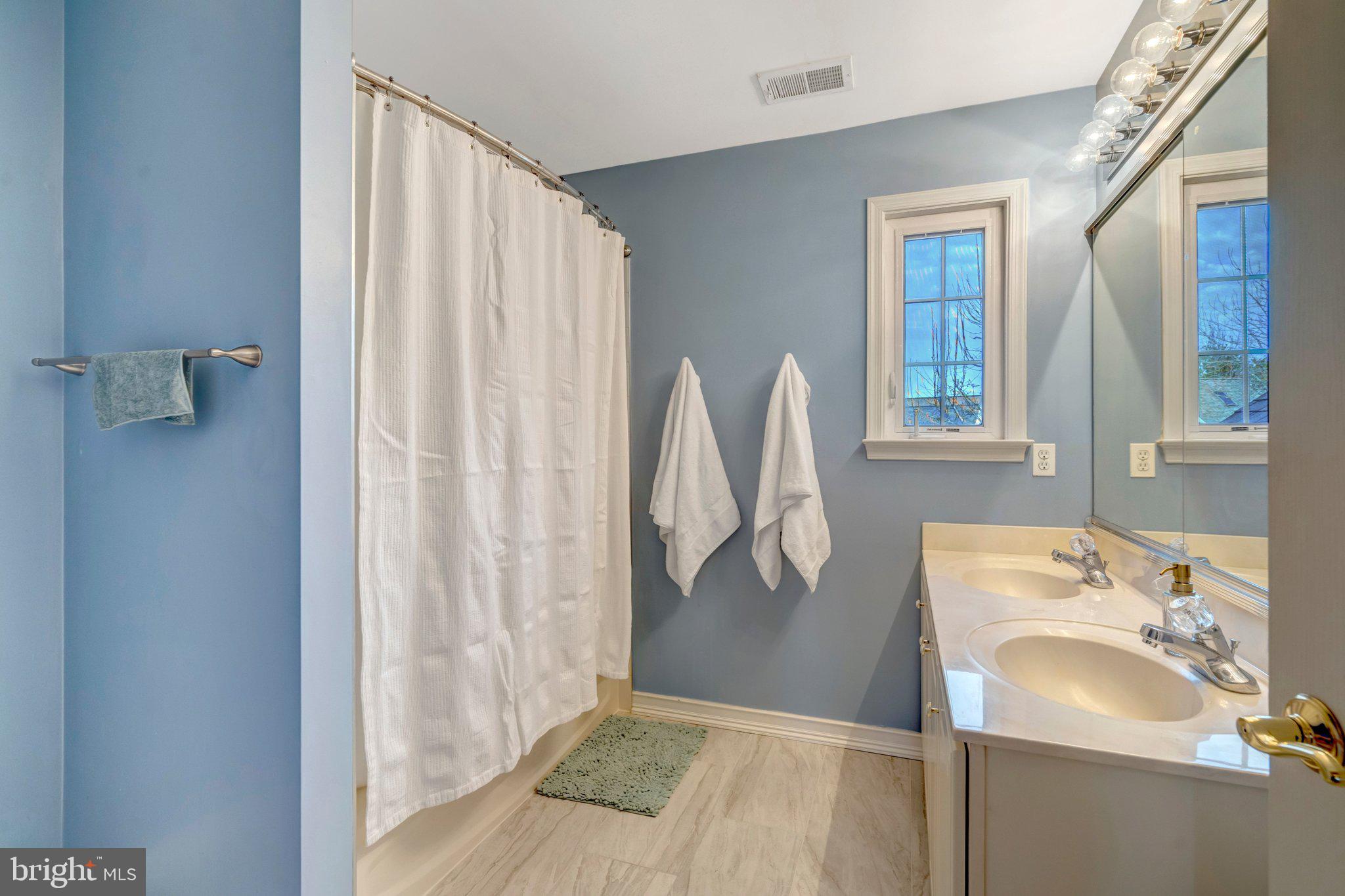 SOUTH RIDING - Residential