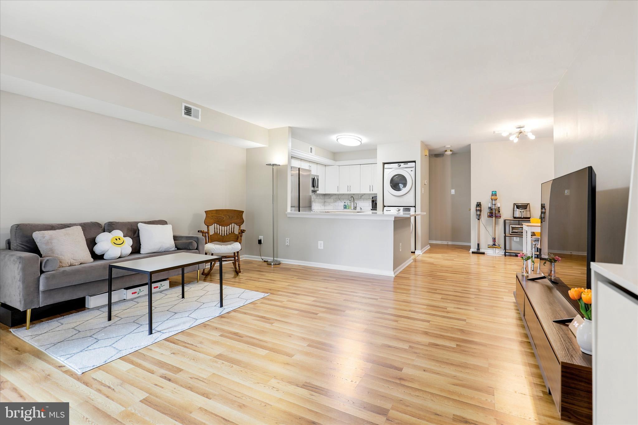 OXFORD OF BLUE BELL - Residential