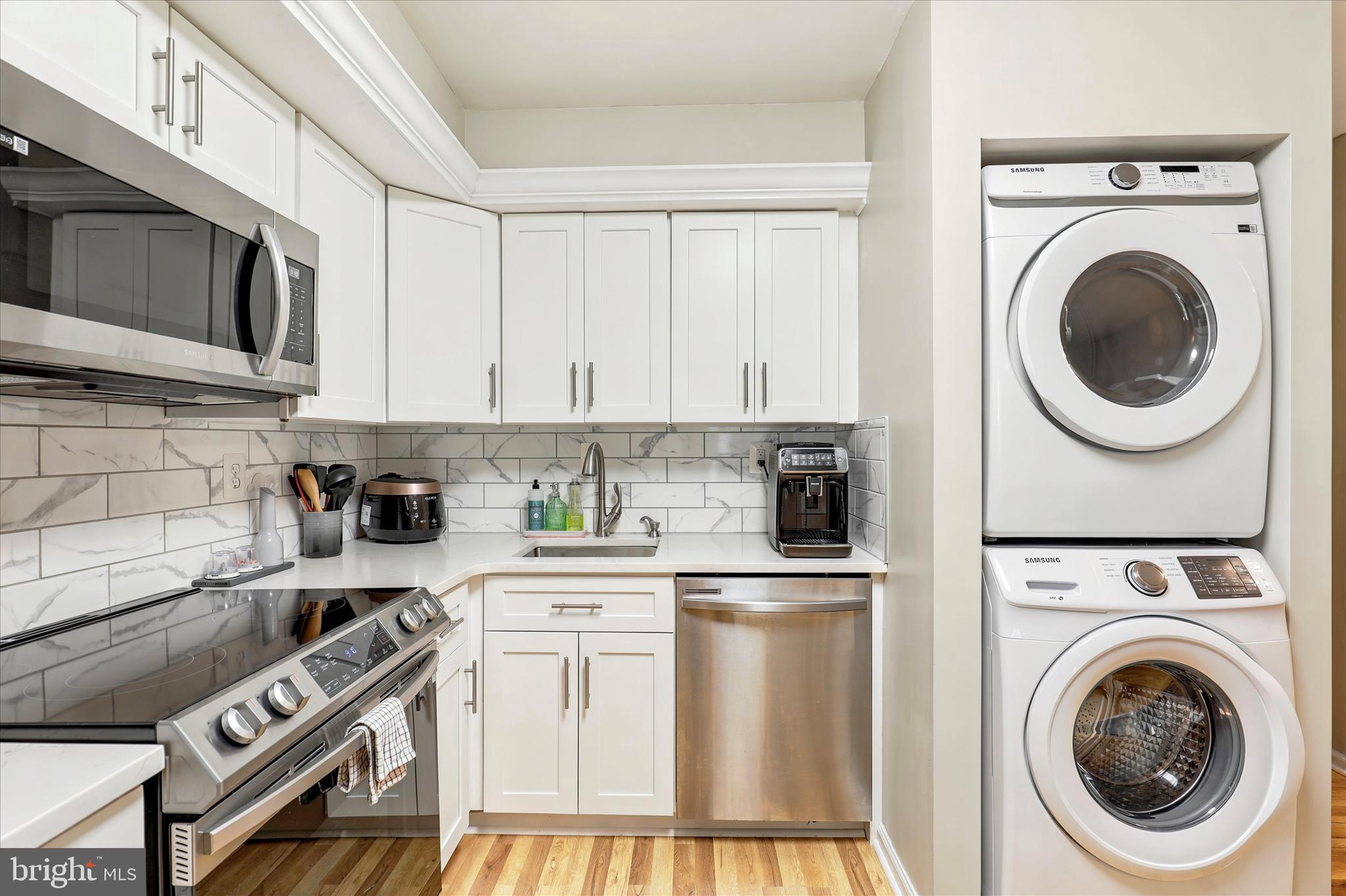OXFORD OF BLUE BELL - Residential