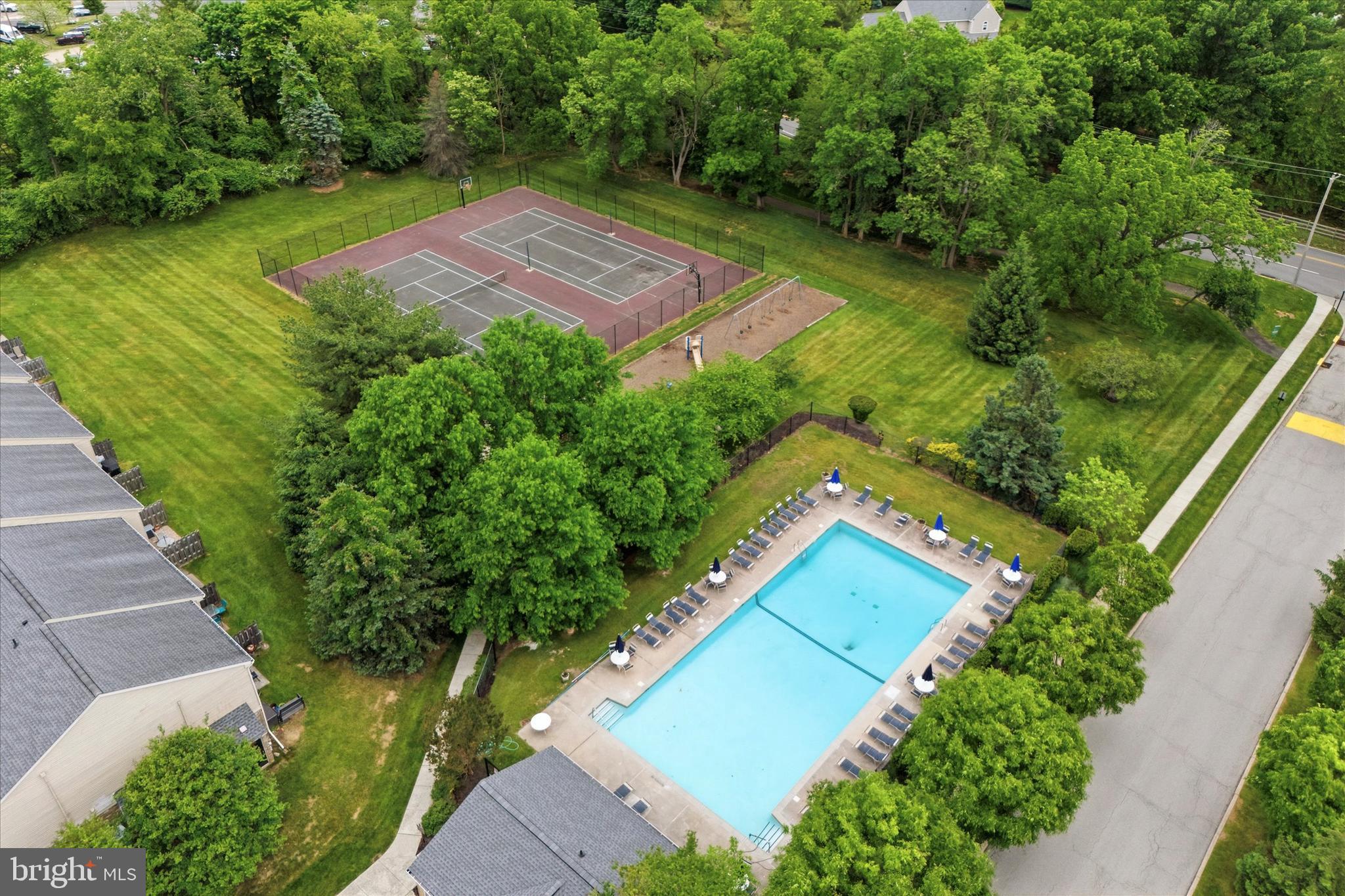 OXFORD OF BLUE BELL - Residential