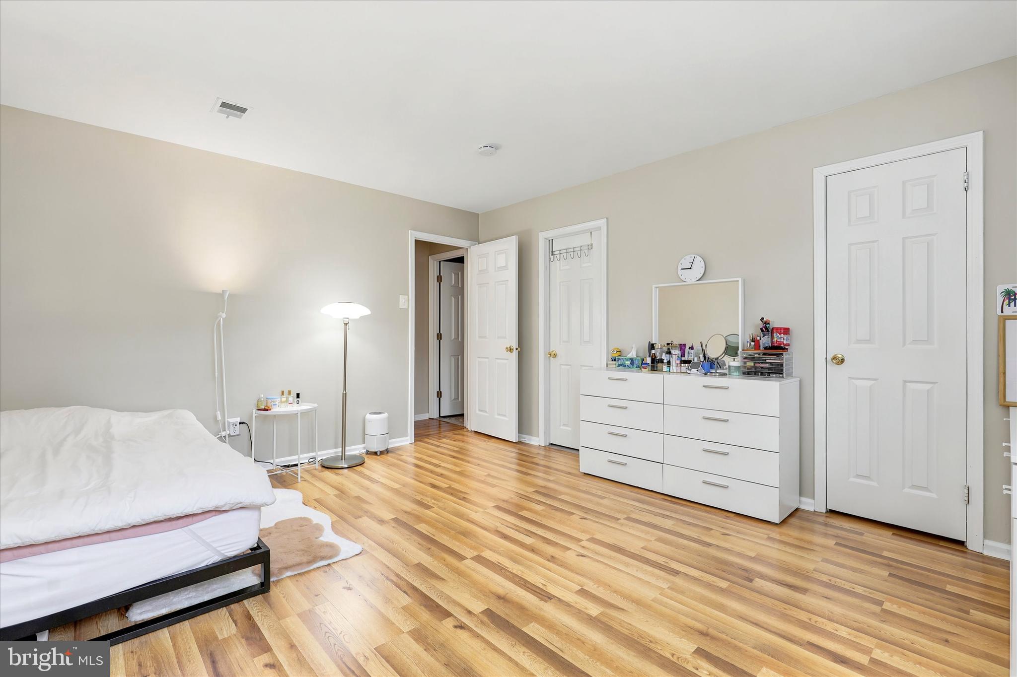 OXFORD OF BLUE BELL - Residential