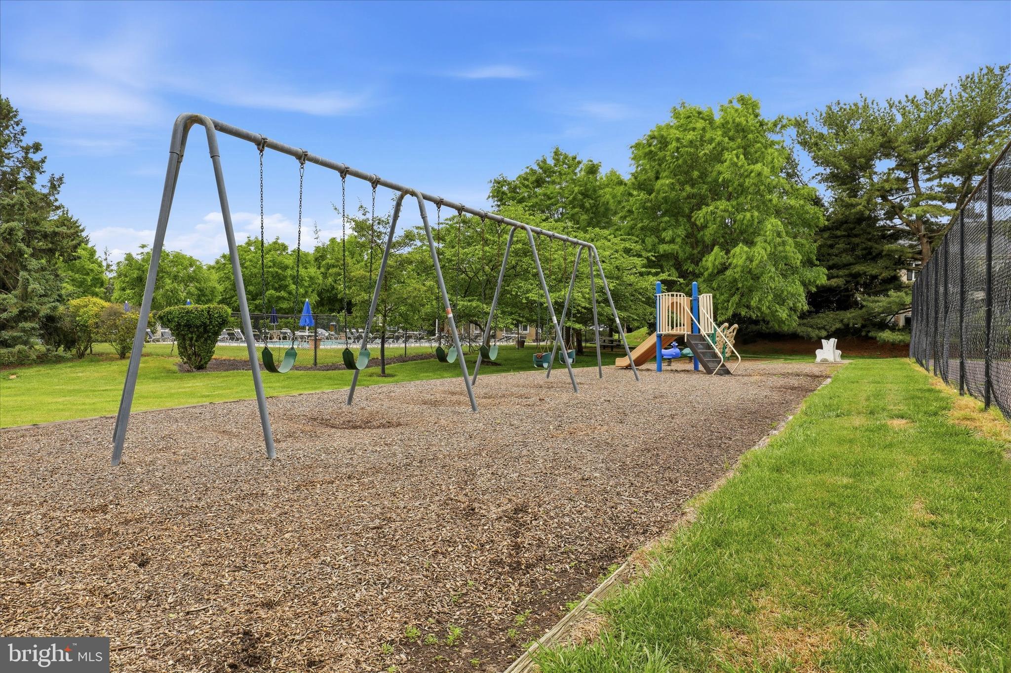 OXFORD OF BLUE BELL - Residential