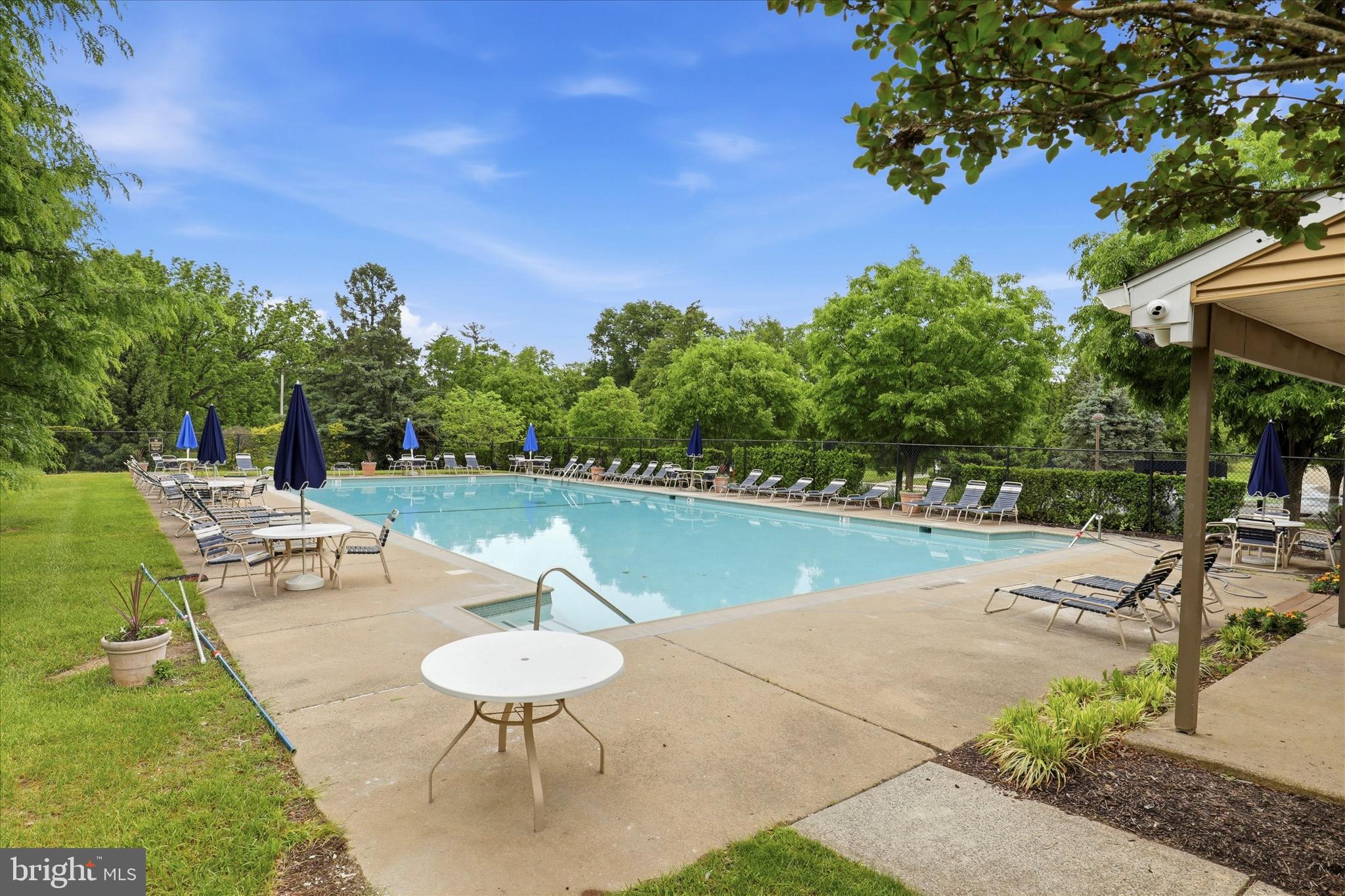OXFORD OF BLUE BELL - Residential
