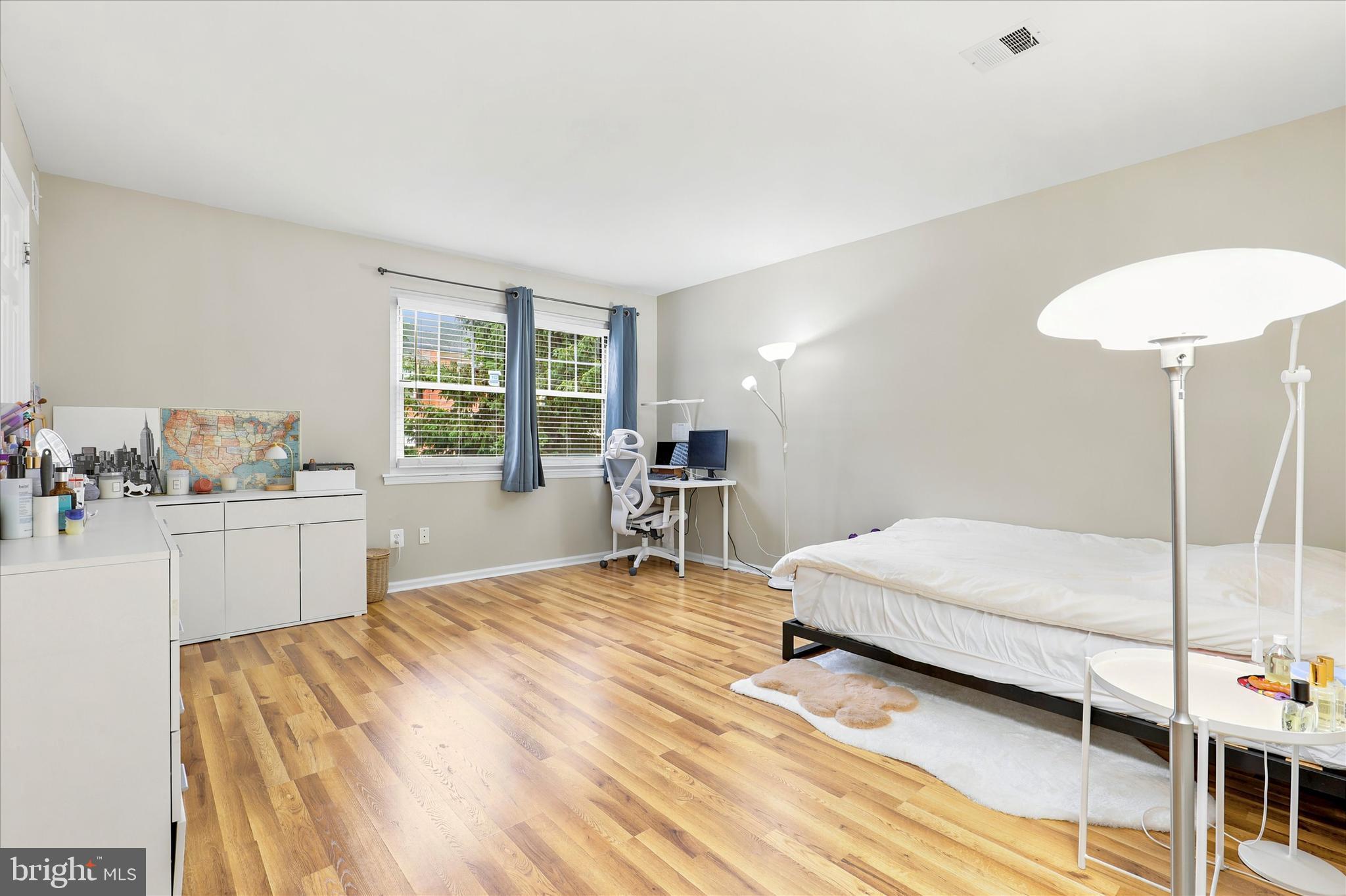 OXFORD OF BLUE BELL - Residential