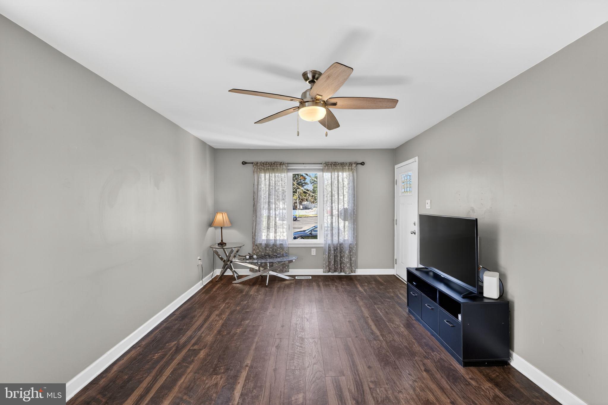 5 WILLOW ROAD
