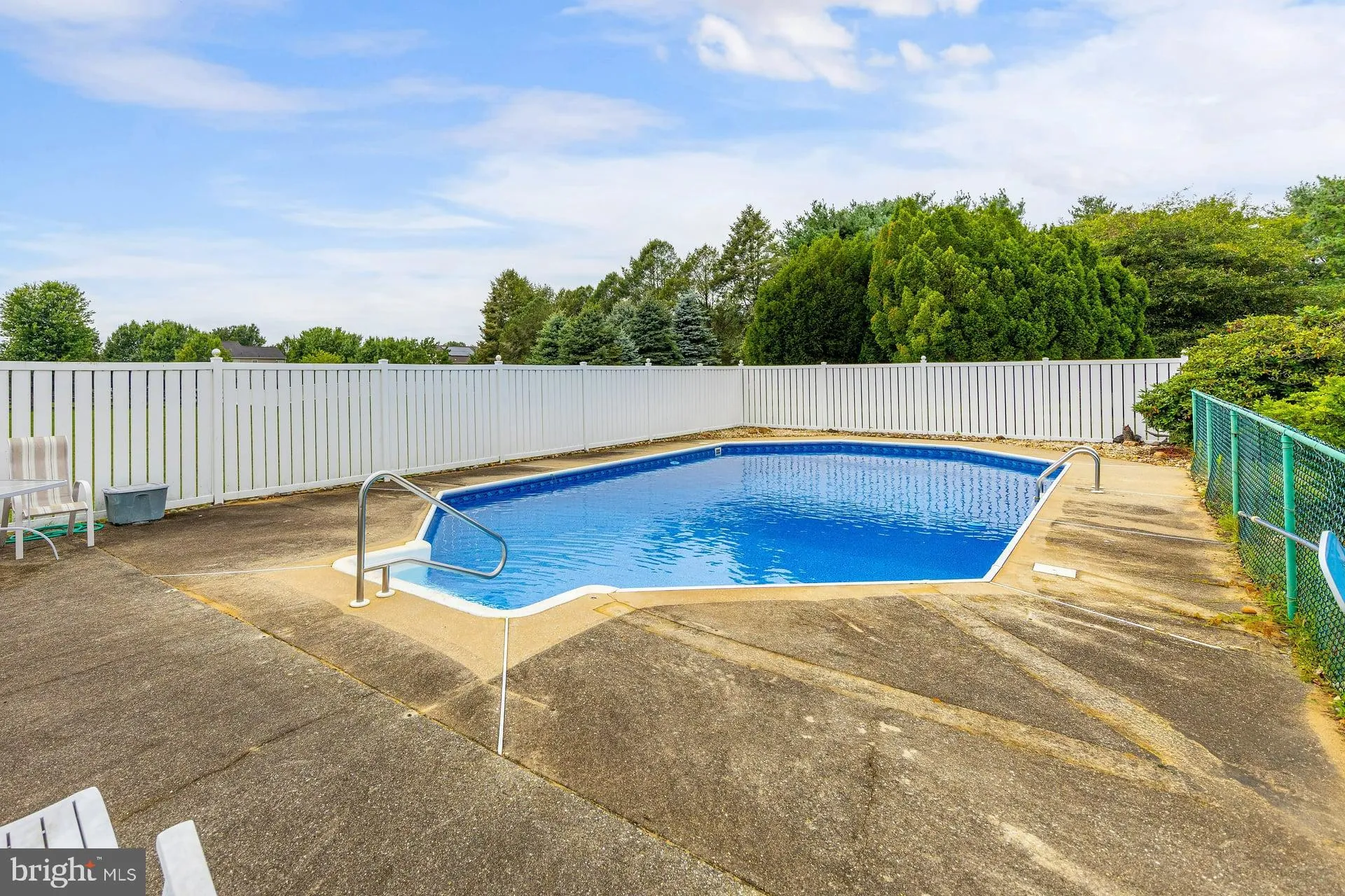 Swedesboro, New Jersey 08085, United States, 3 Bedrooms Bedrooms, ,1 BathroomBathrooms,Residential,Contingent,194970