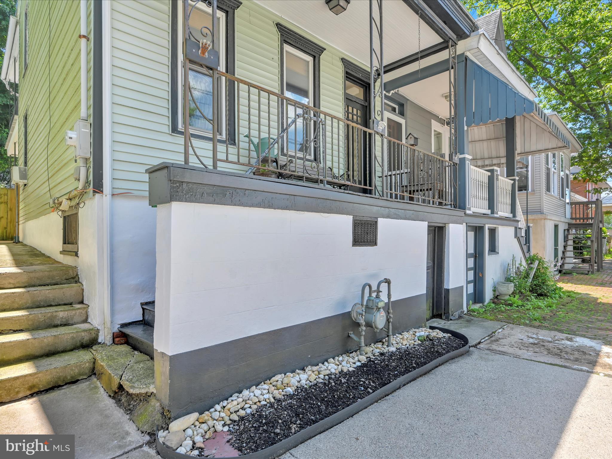1531 W MARKET STREET