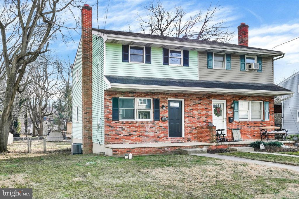 Photo of 245 W WALNUT ST, MARIETTA, PA 17547 (MLS # PALA2030376)