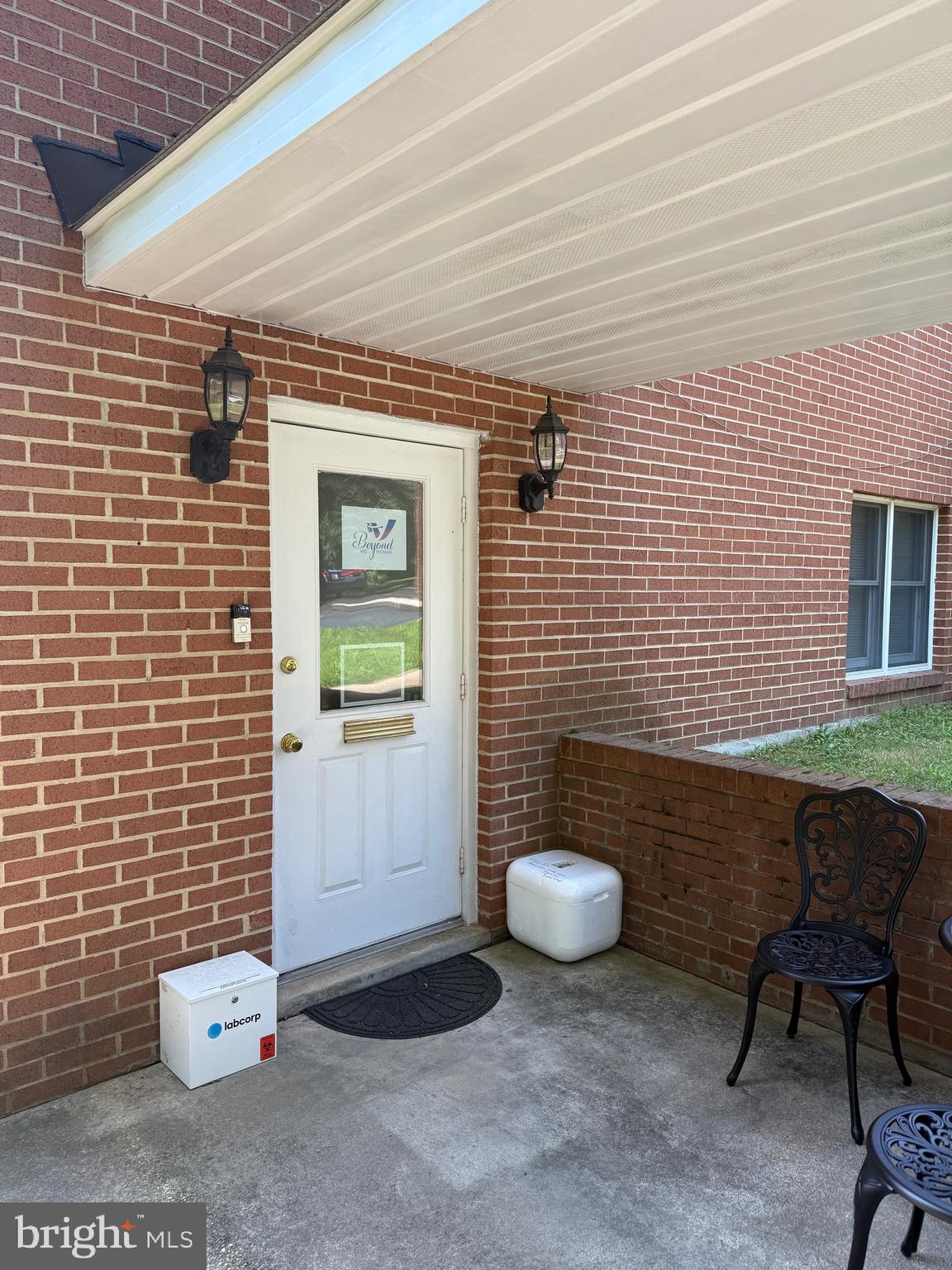 2555 SOLOMONS ISLAND ROAD