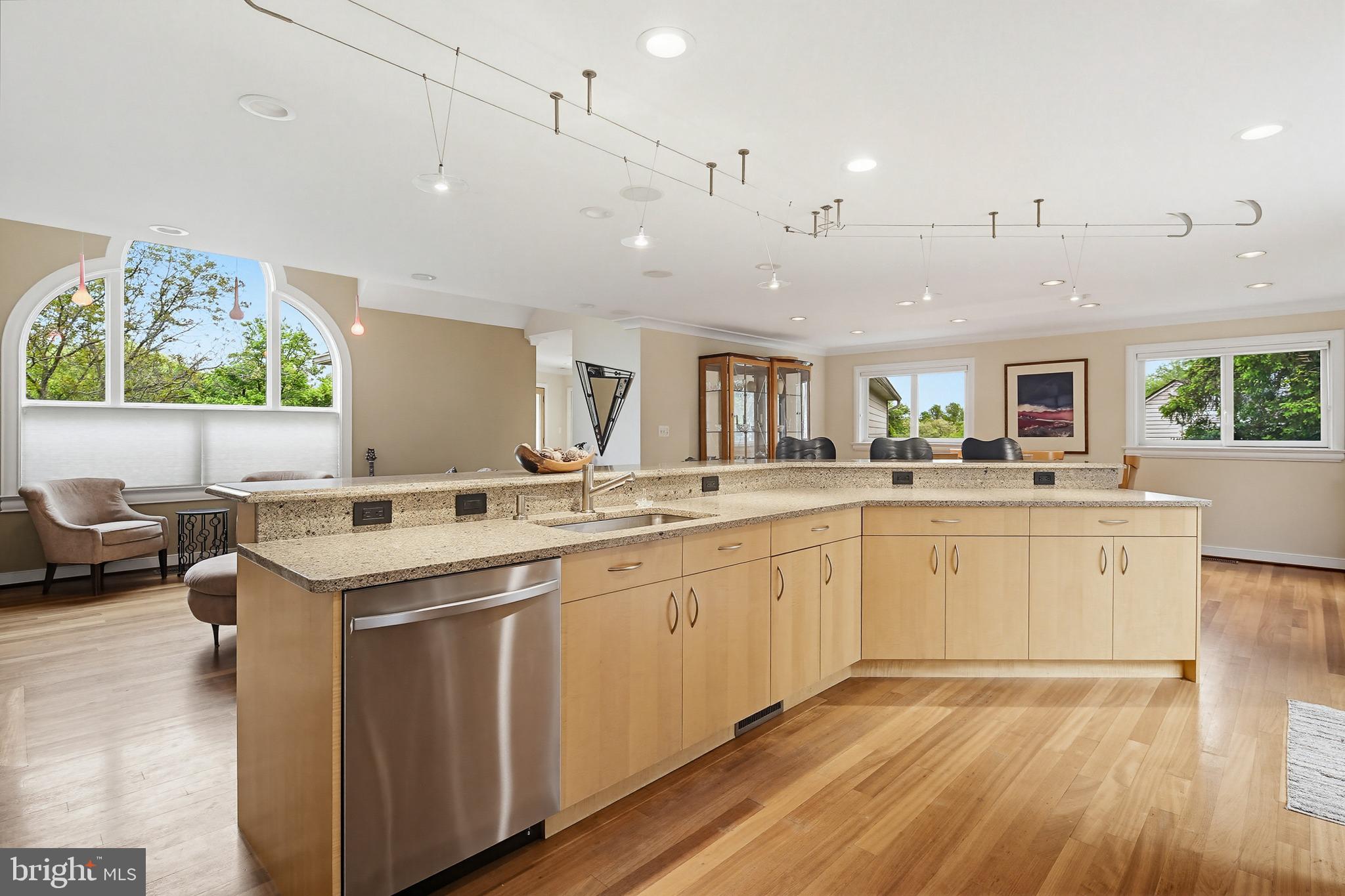 MT RADNOR HEIGHTS - Residential
