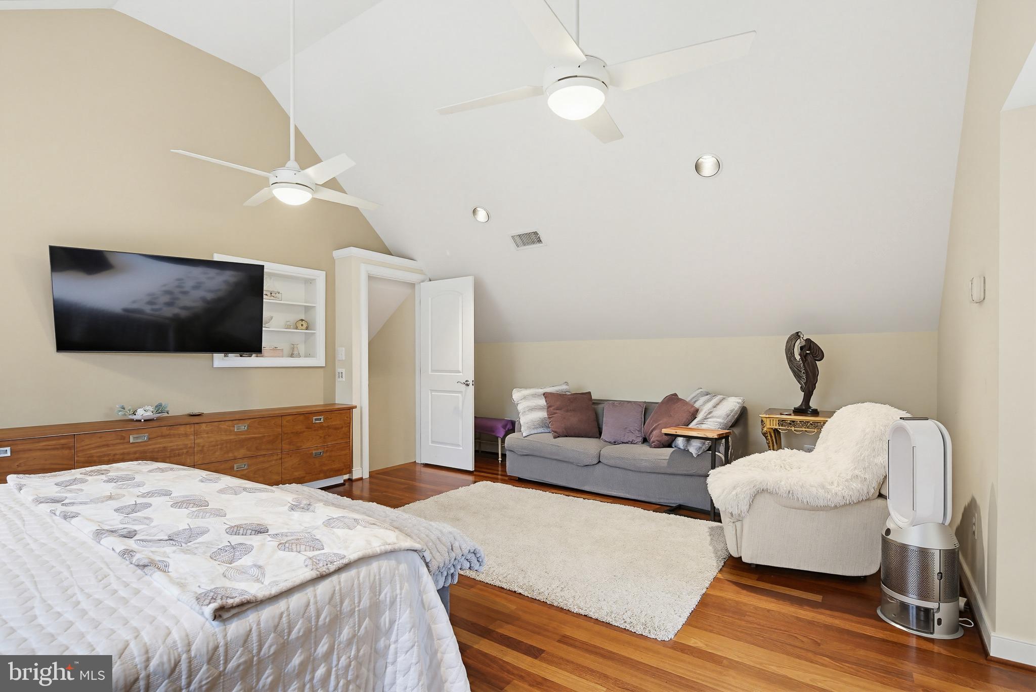MT RADNOR HEIGHTS - Residential