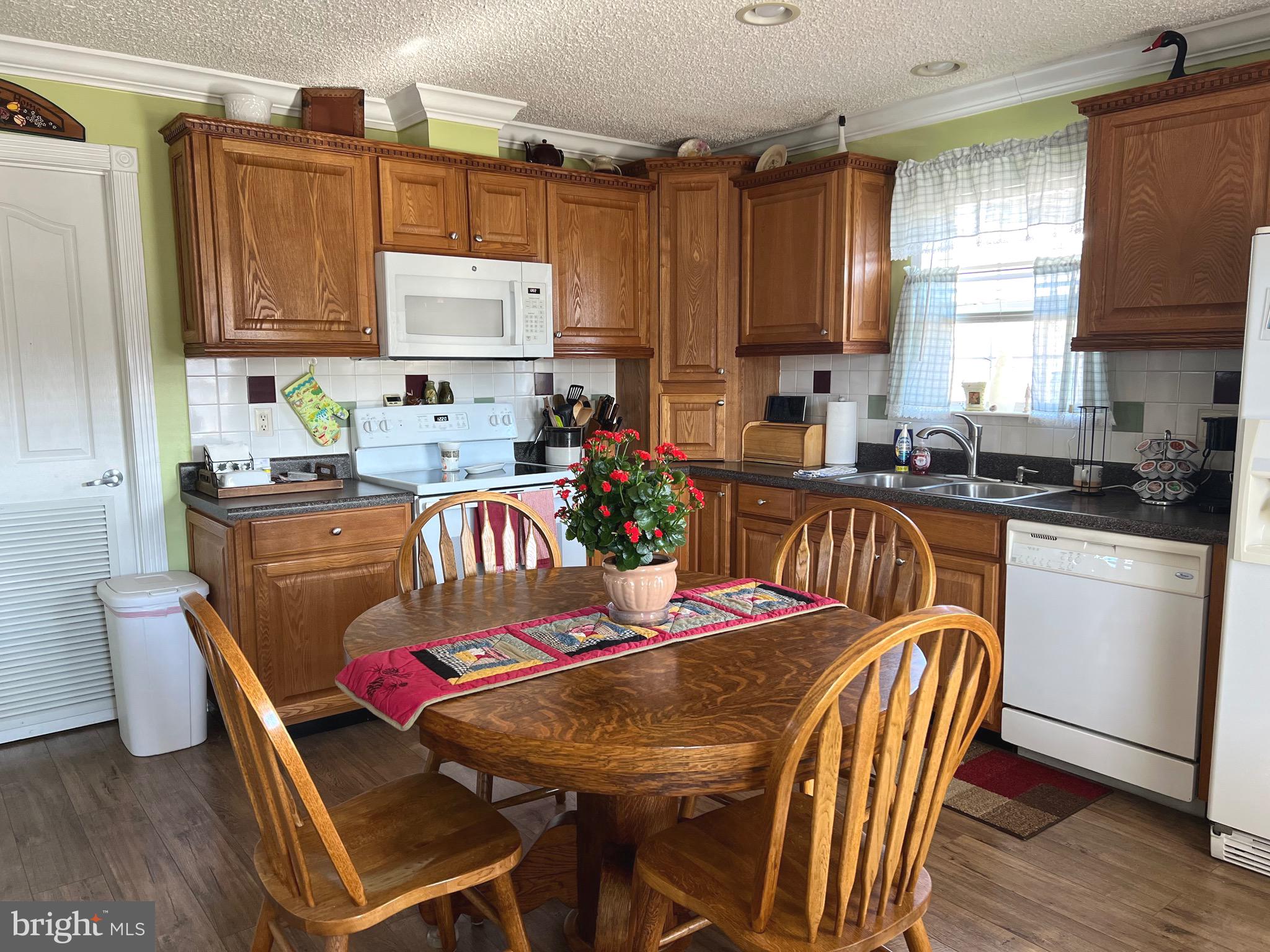 42 QUEEN ELEANOR DRIVE