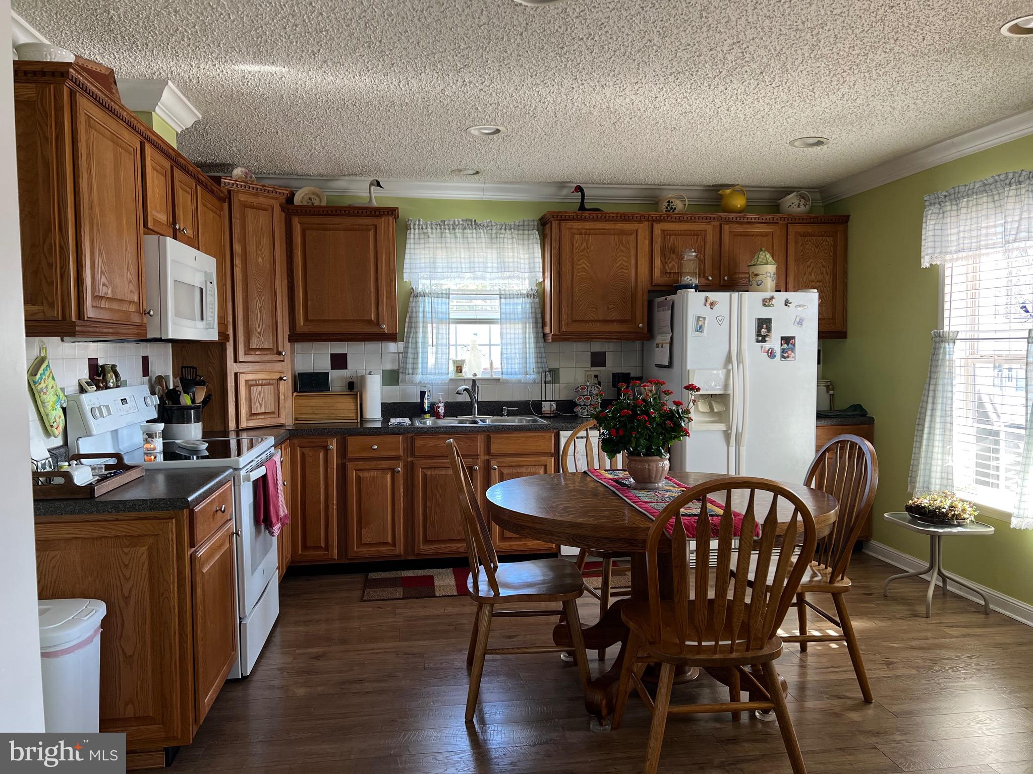 SHERWOOD FOREST - Residential