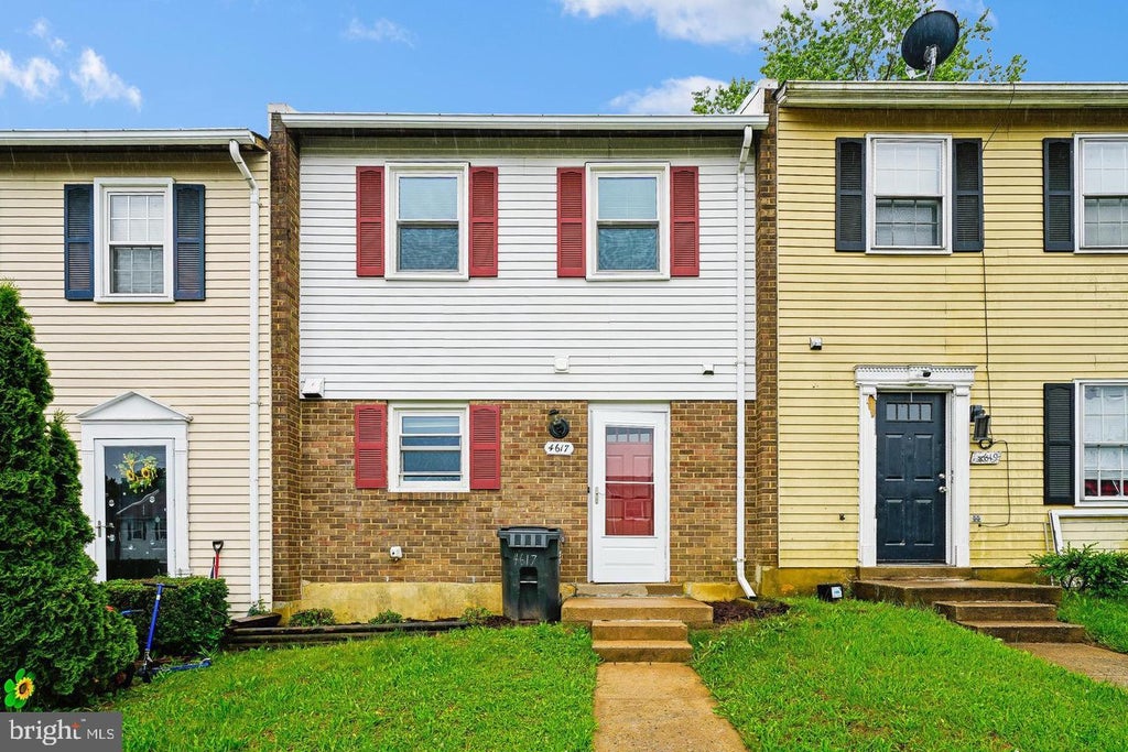 Photo of 4617 Whitaker Place, WOODBRIDGE, VA 22193 (MLS # VAPW2127046)