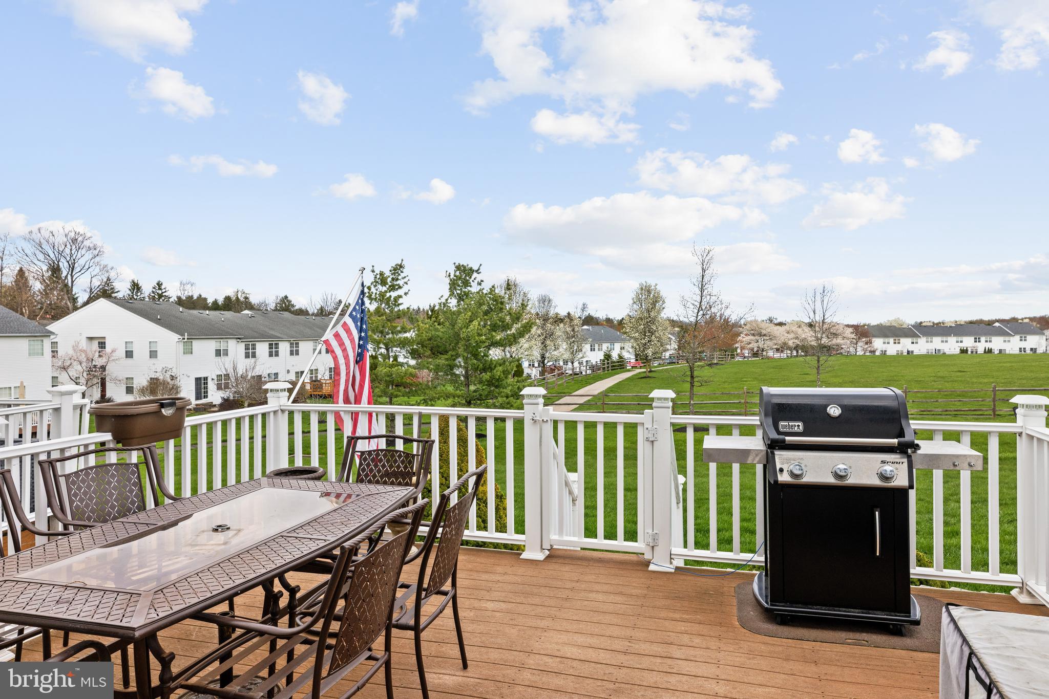 SUMMER LEA - Residential