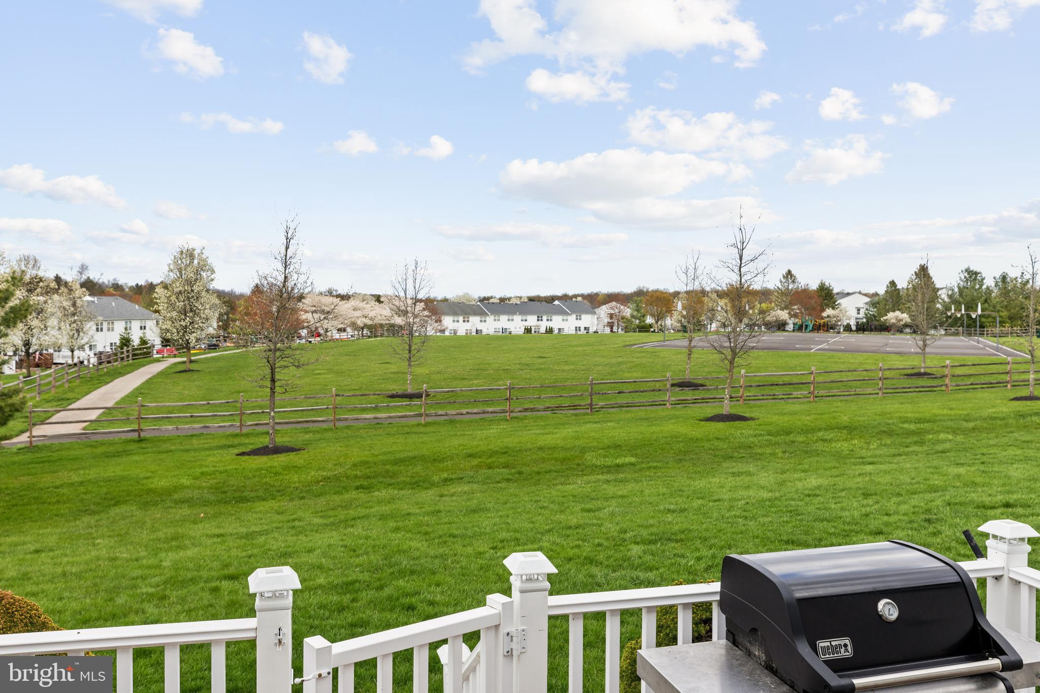 SUMMER LEA - Residential