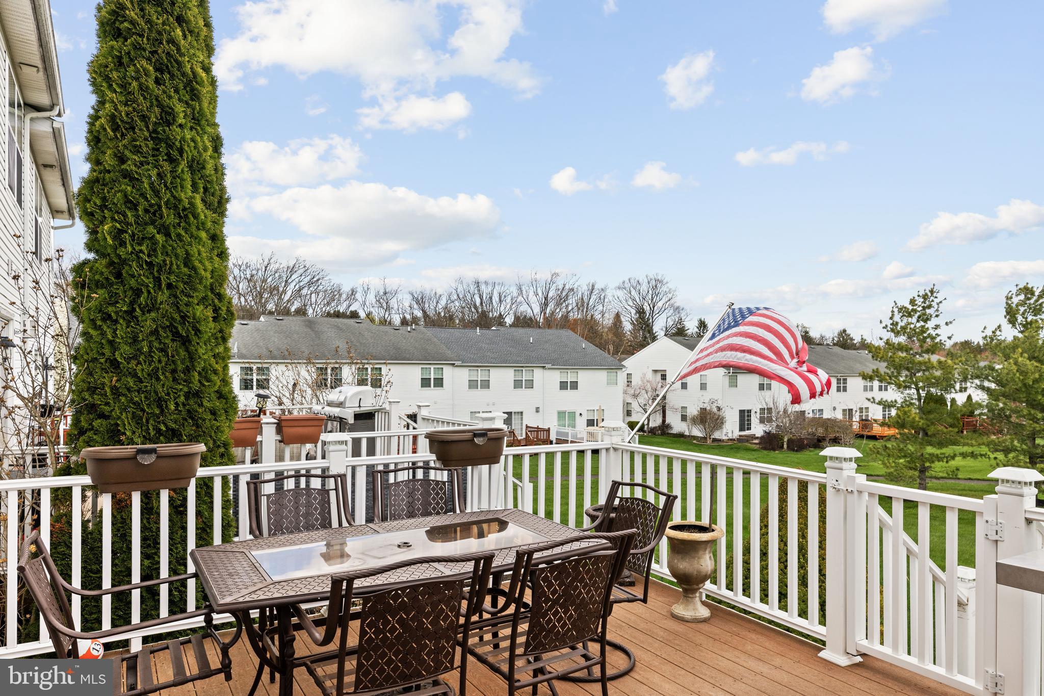 SUMMER LEA - Residential