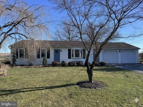 8261 ELIZABETHTOWN ROAD ELIZABETHTOWN PA 17022