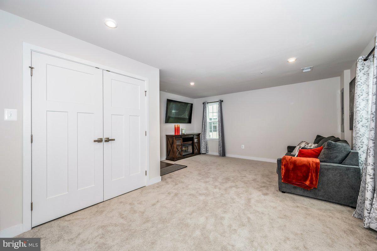 WEST PARK VILLAGE - Residential Lease