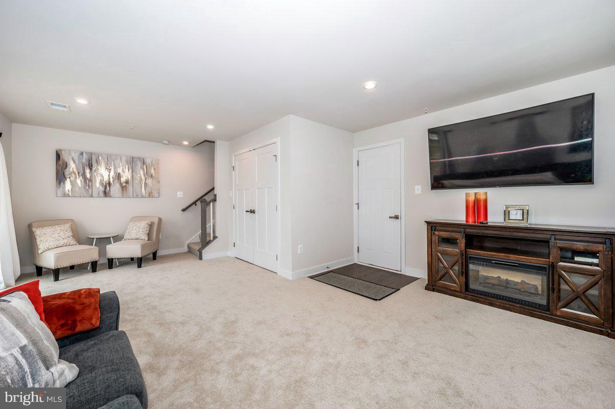 WEST PARK VILLAGE - Residential Lease