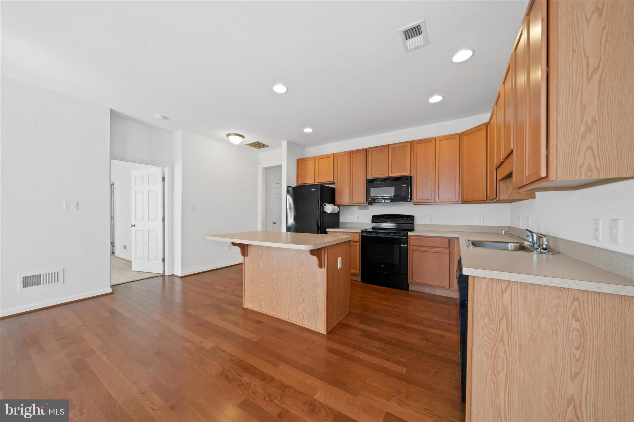 STEEPLE GLENN - Residential