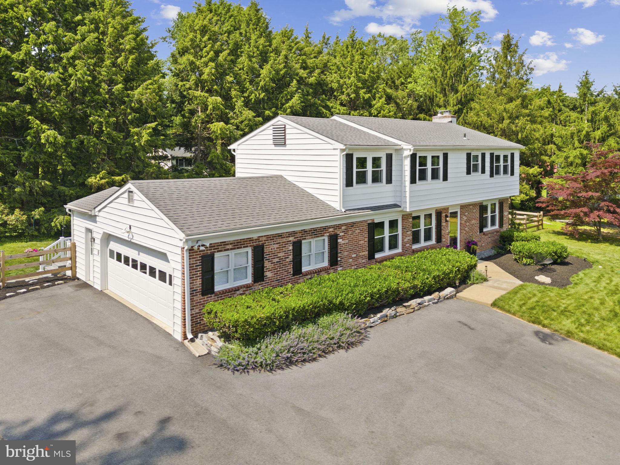891 W KING ROAD