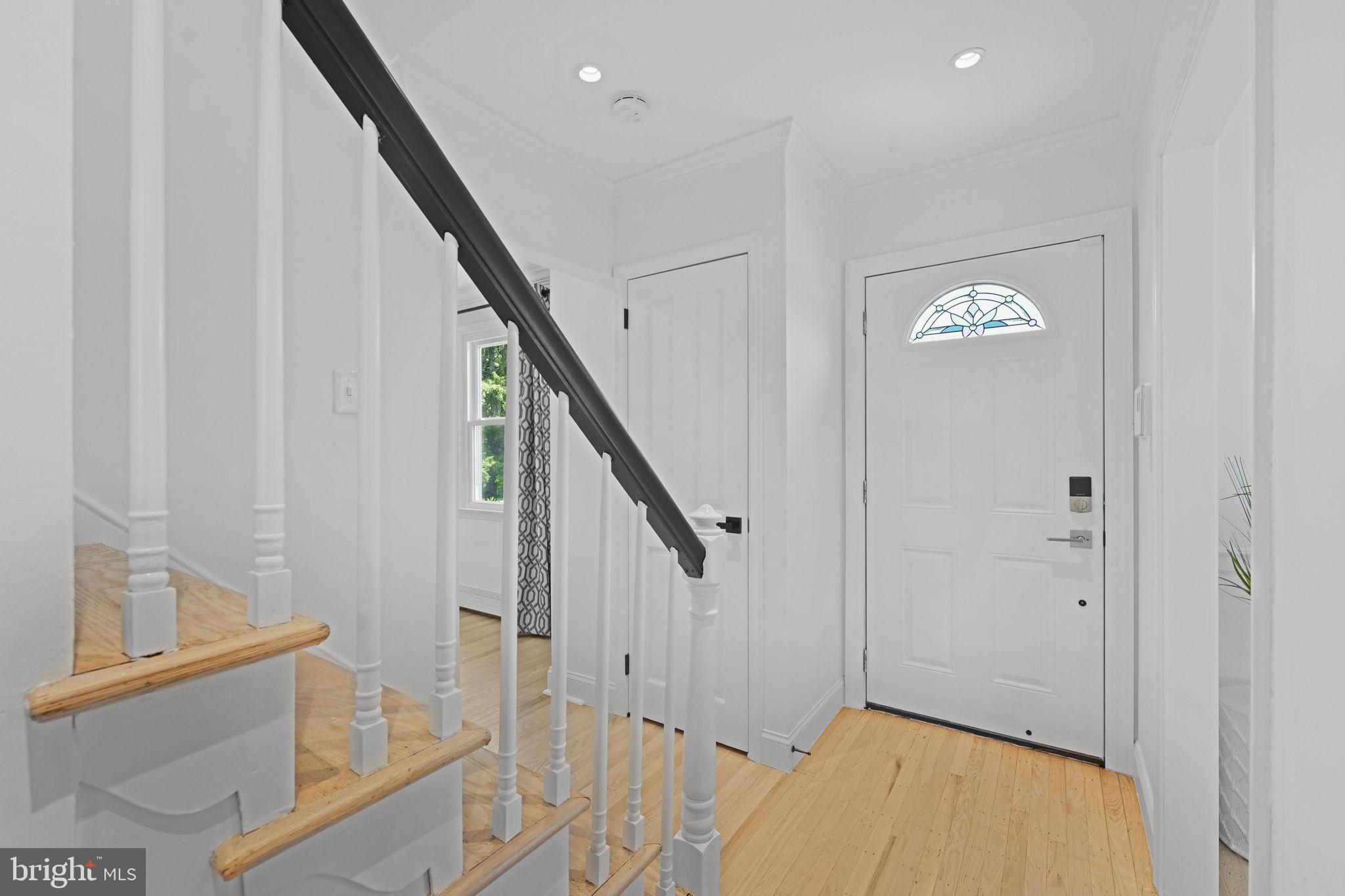 891 W KING ROAD