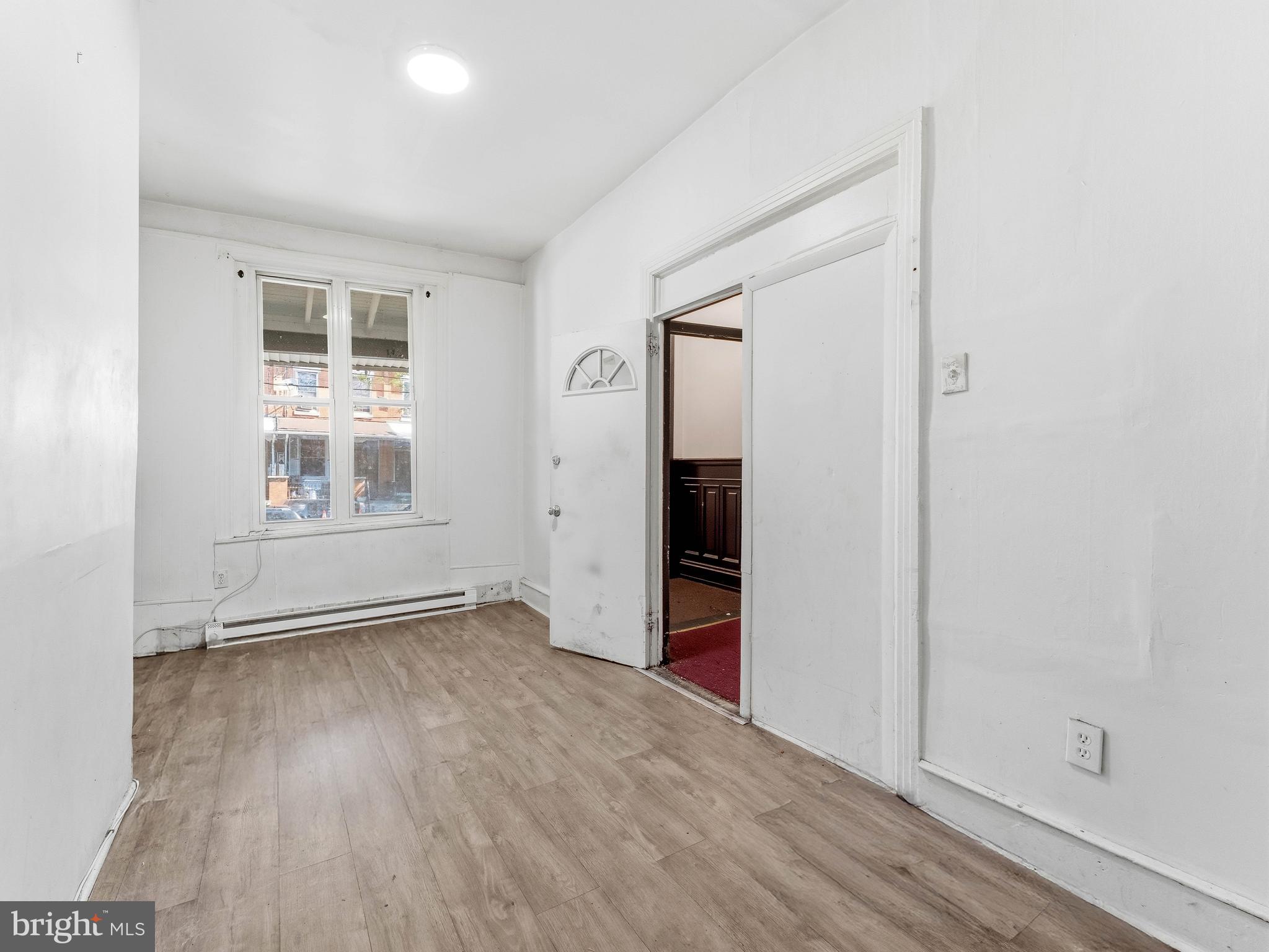 2338 W HAGERT STREET