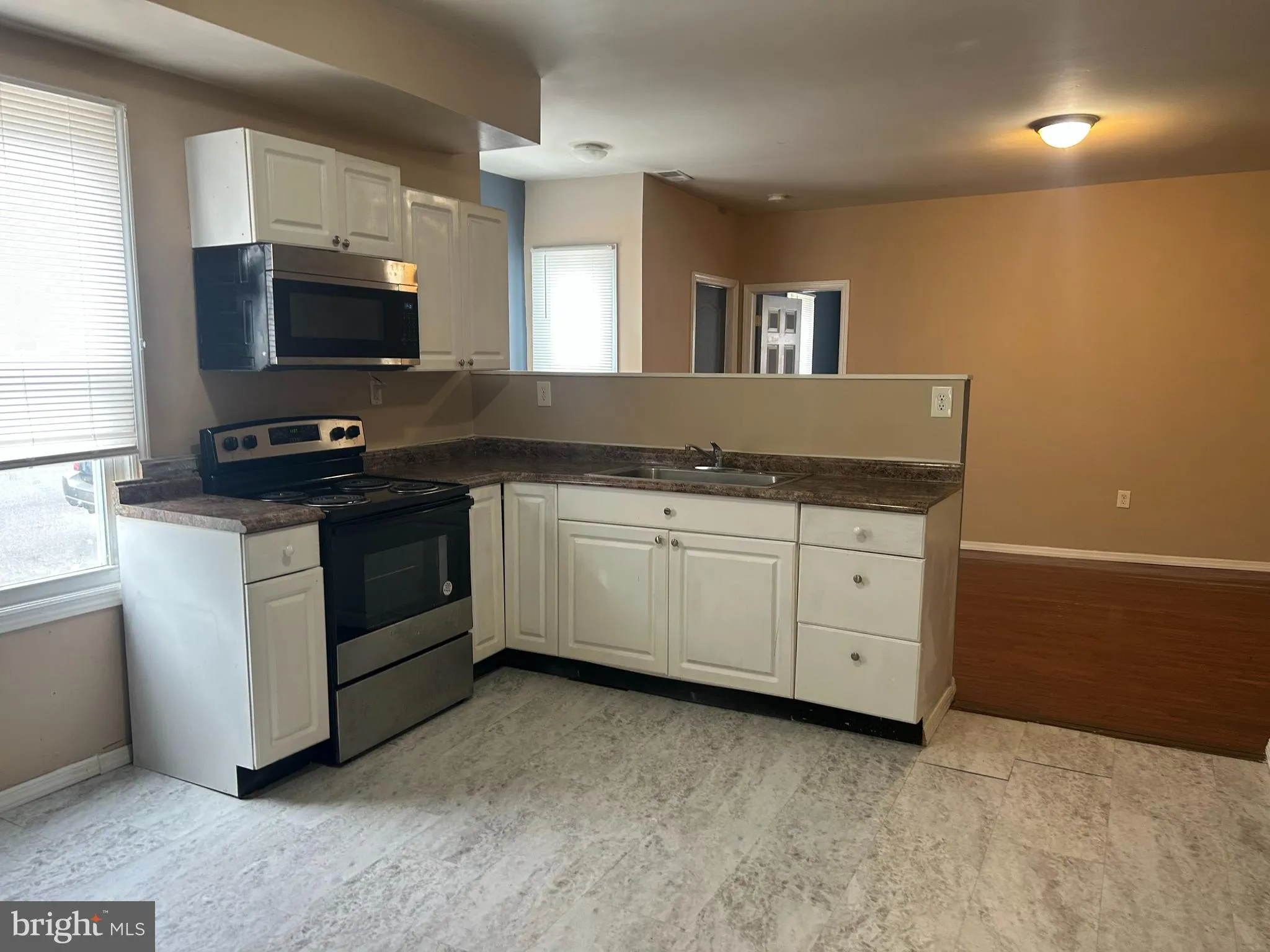 Pemberton, New Jersey 08068, United States, 3 Bedrooms Bedrooms, ,1 BathroomBathrooms,Residential,Pending,8988