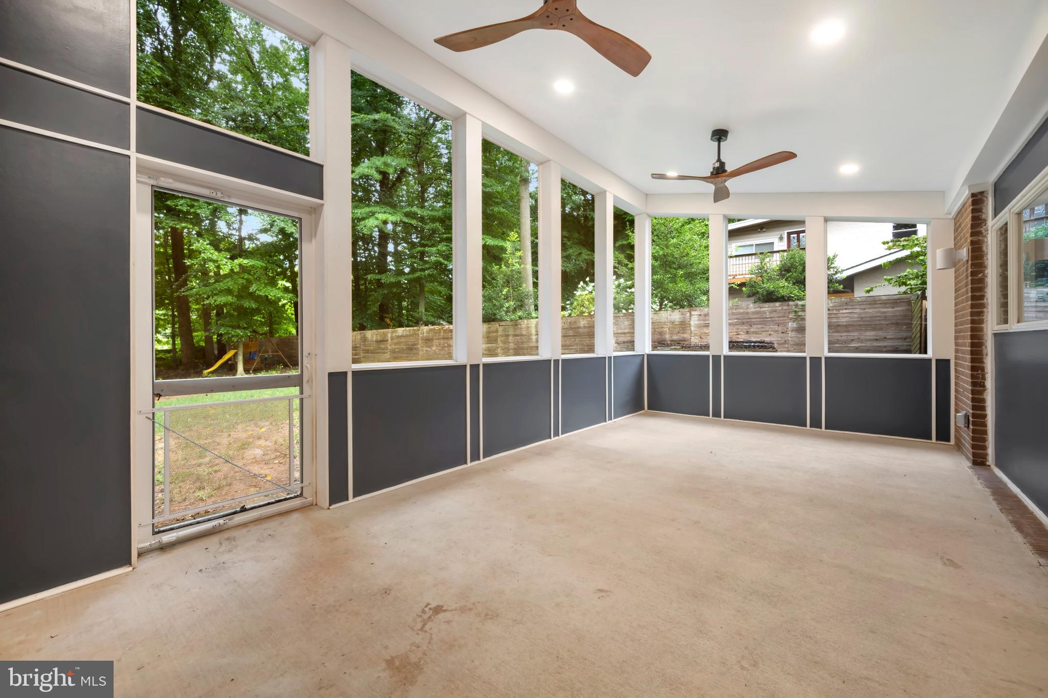 CARDEROCK SPRINGS - Residential