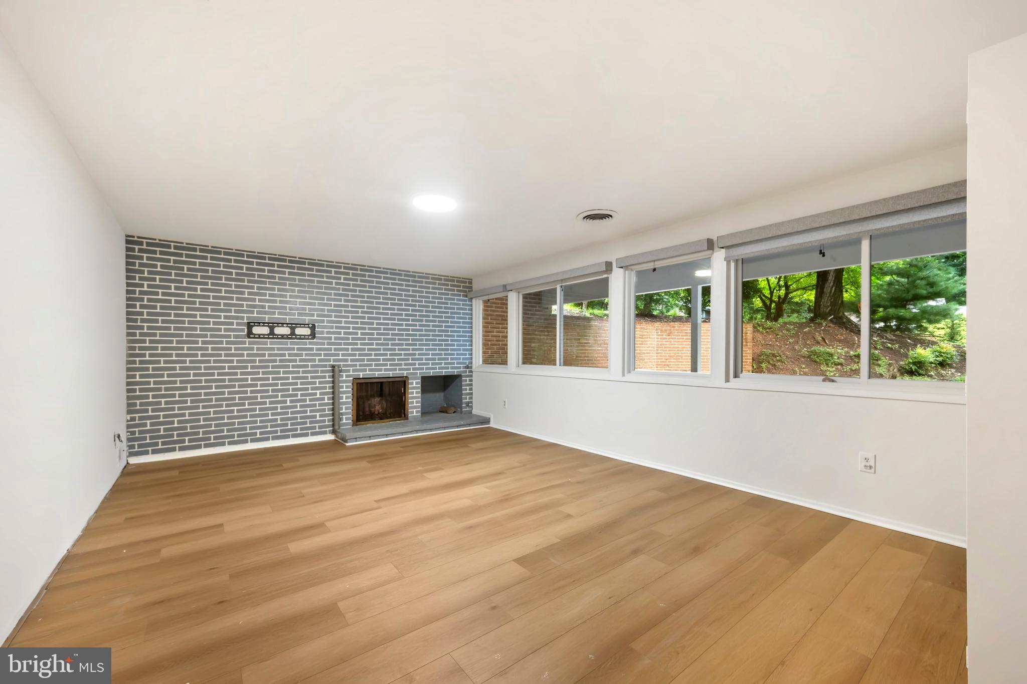 CARDEROCK SPRINGS - Residential