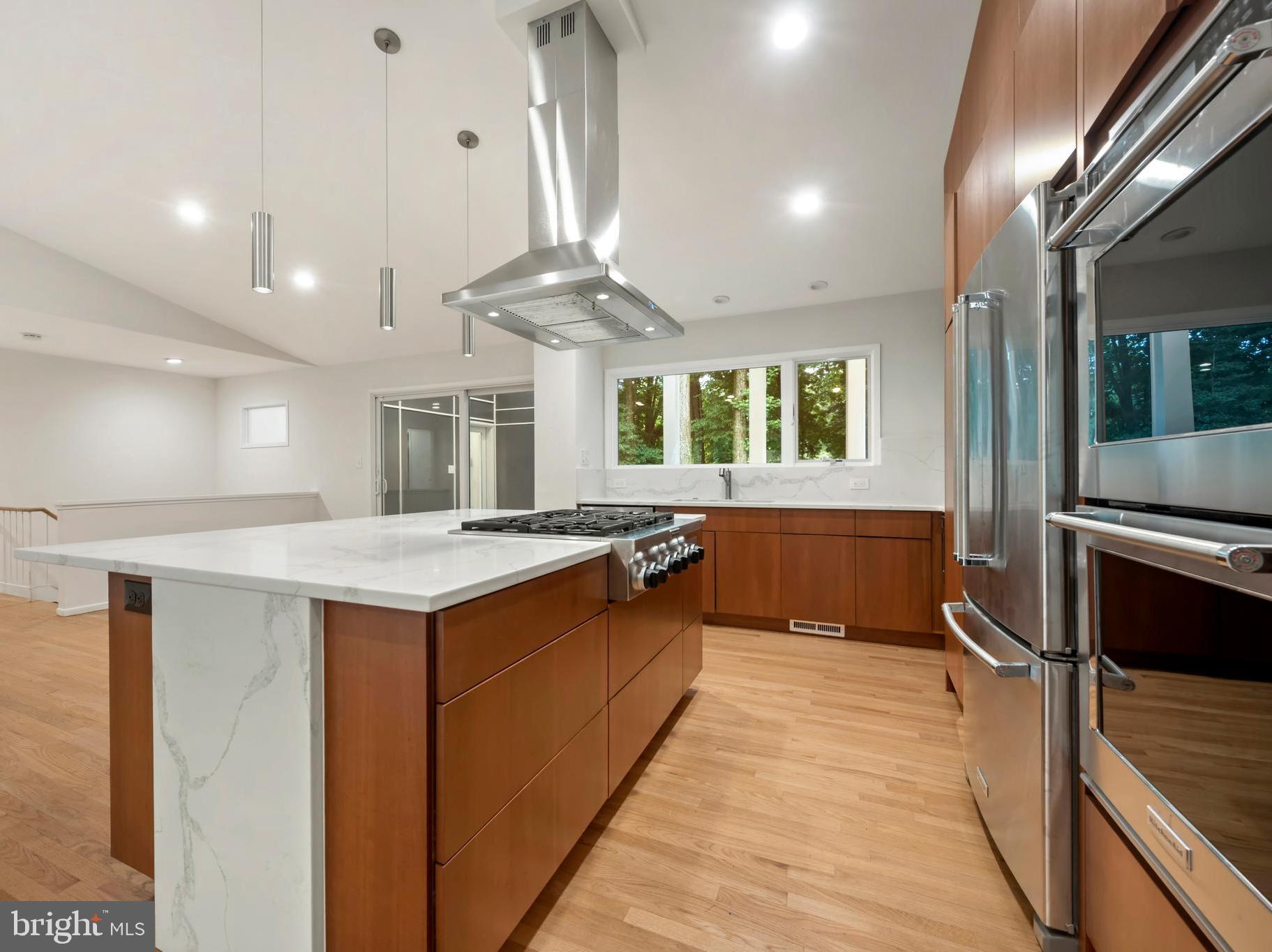 CARDEROCK SPRINGS - Residential