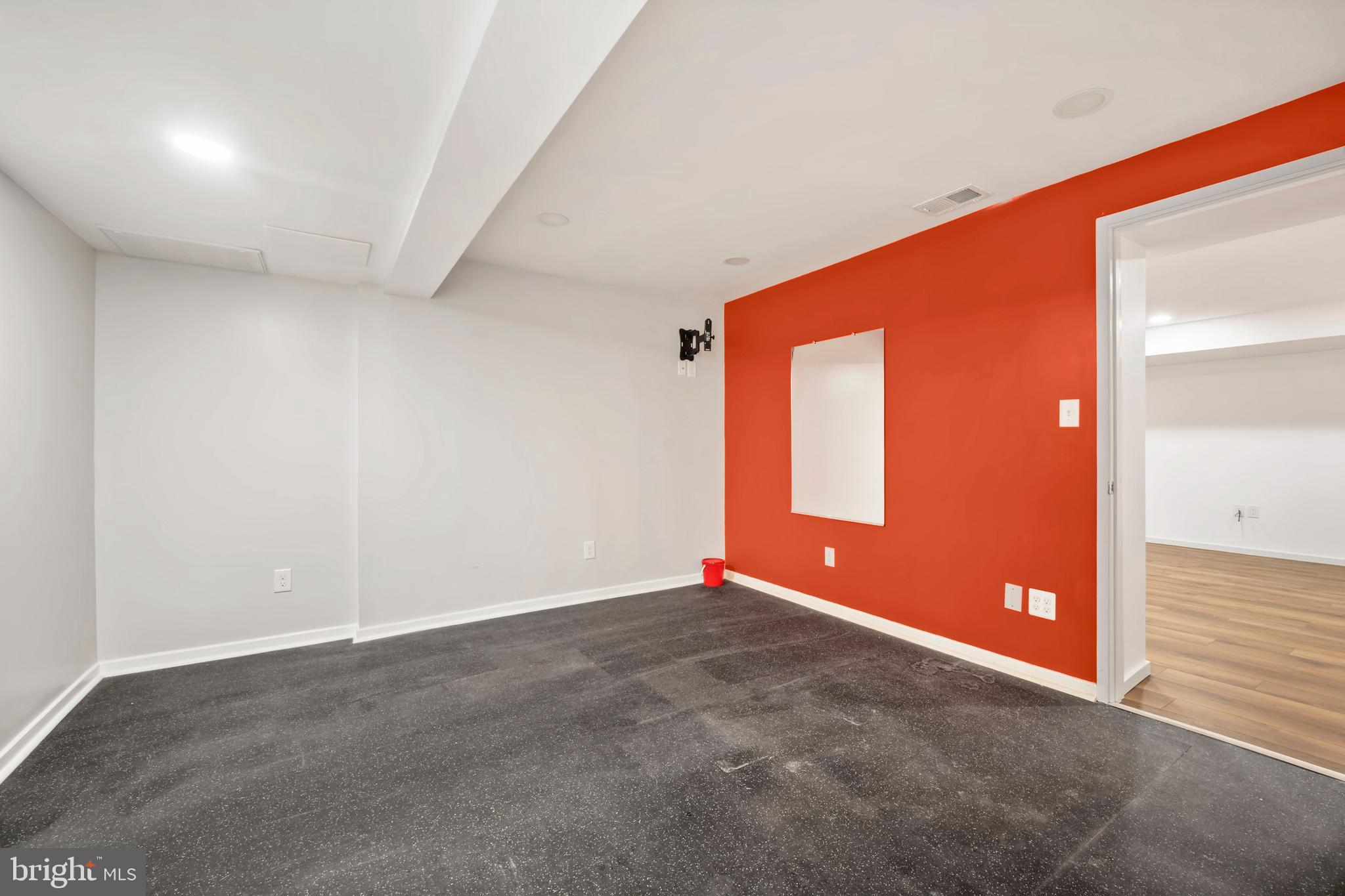 CARDEROCK SPRINGS - Residential