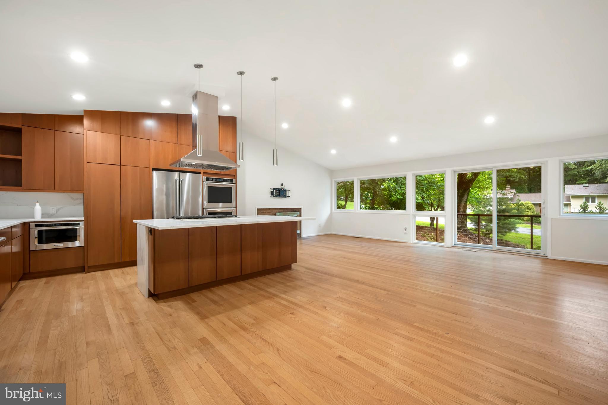 CARDEROCK SPRINGS - Residential