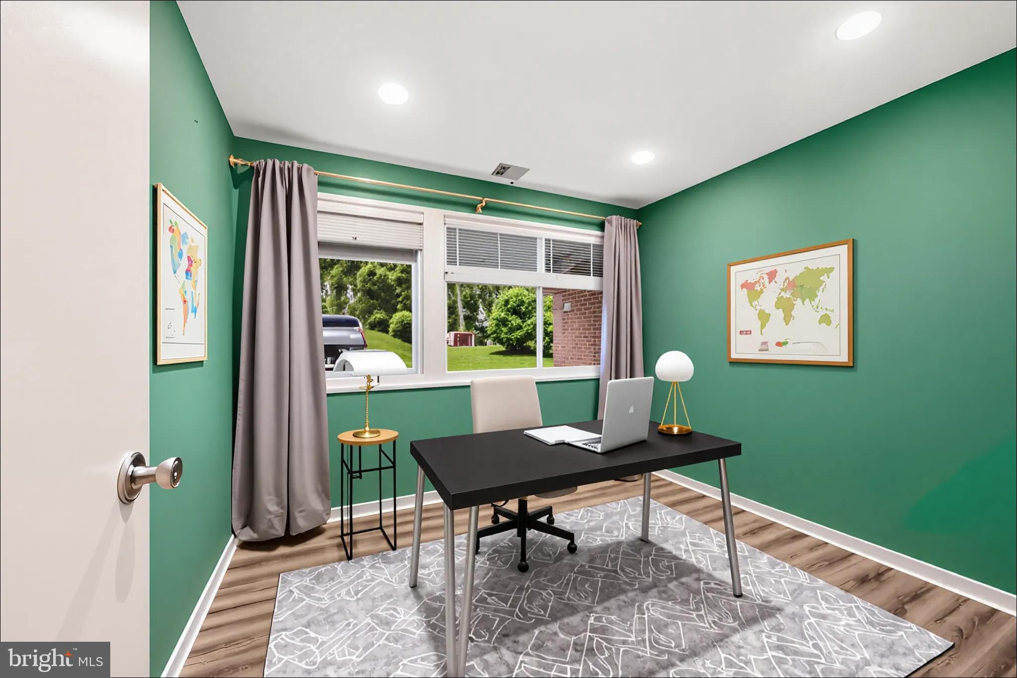 CARDEROCK SPRINGS - Residential