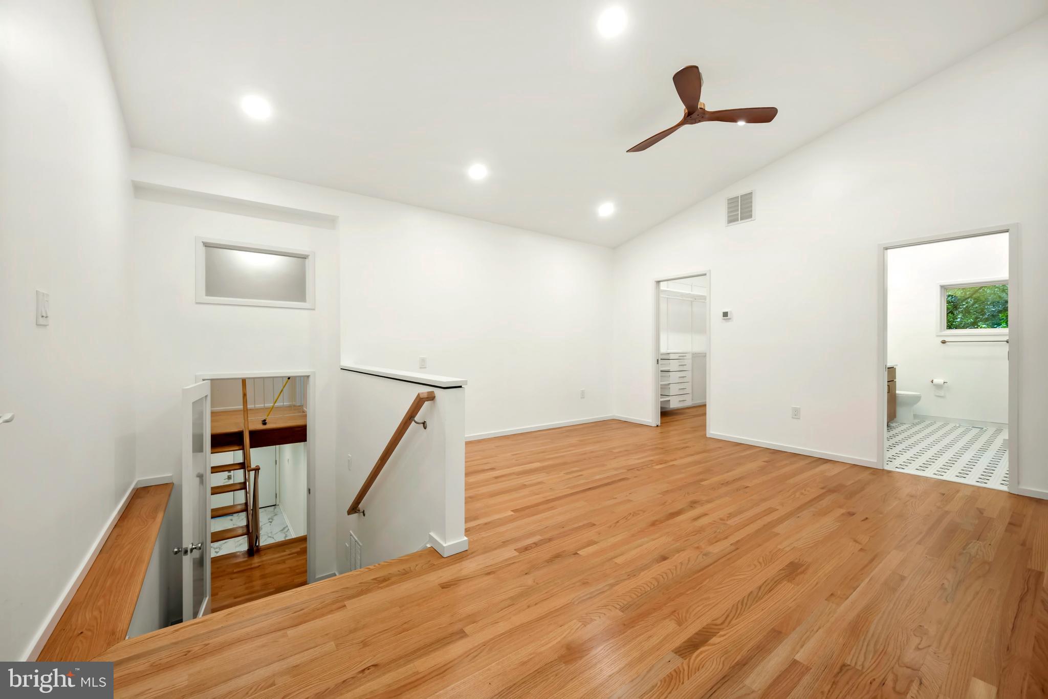 CARDEROCK SPRINGS - Residential