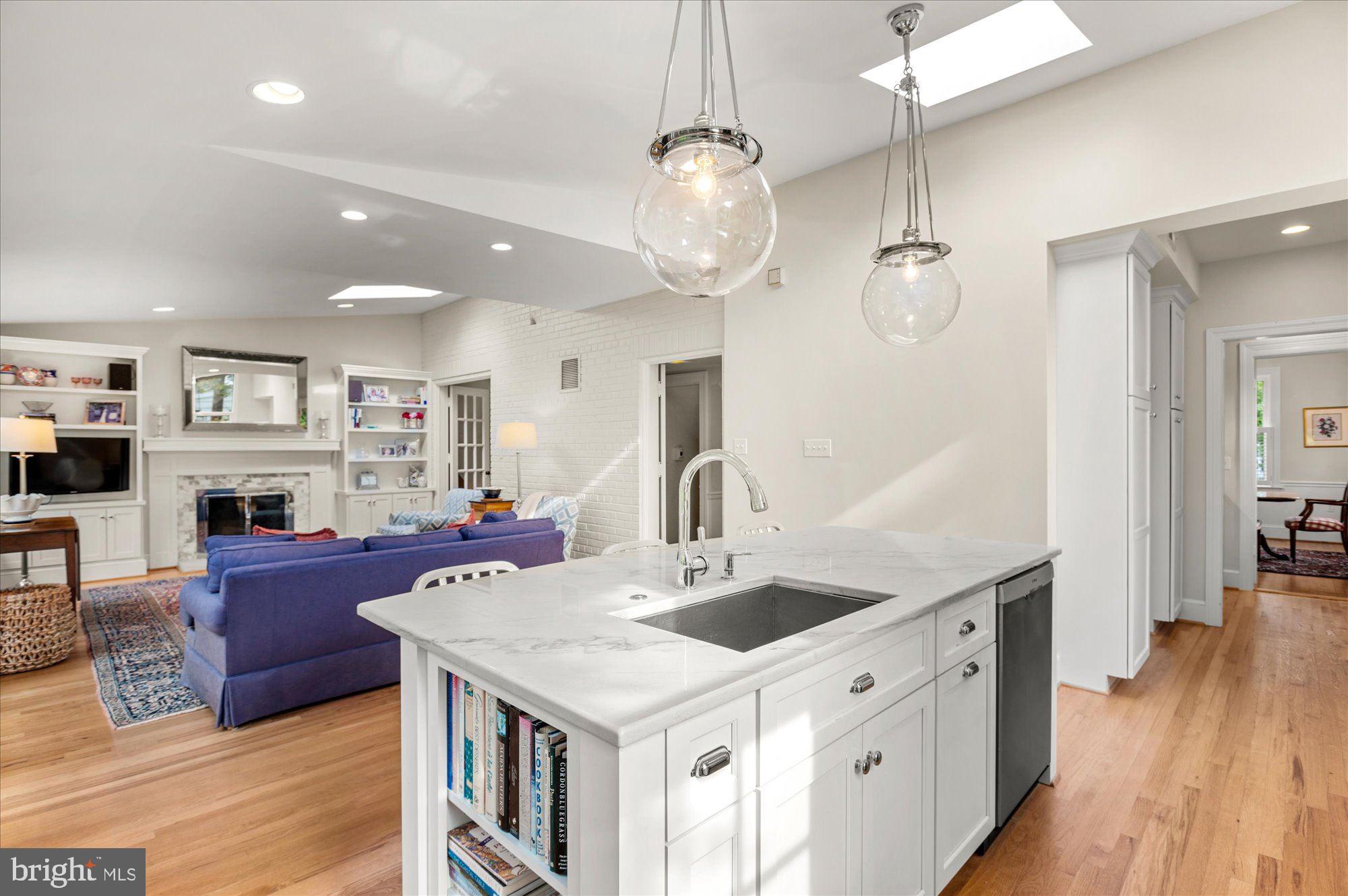 CHEVY CHASE VILLAGE - Residential