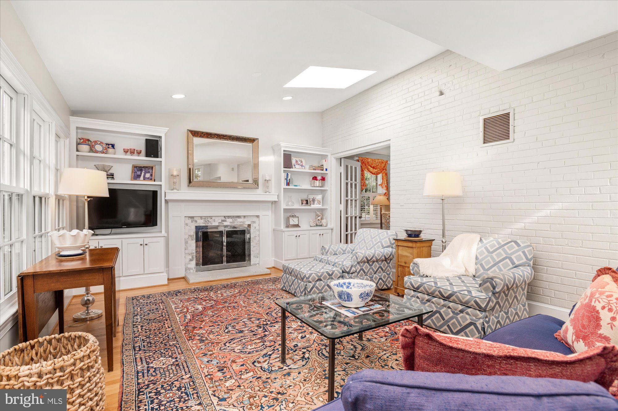 CHEVY CHASE VILLAGE - Residential