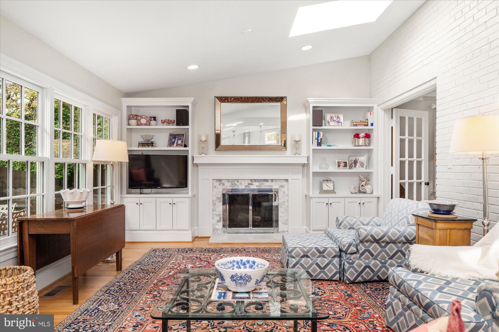 CHEVY CHASE VILLAGE - Residential