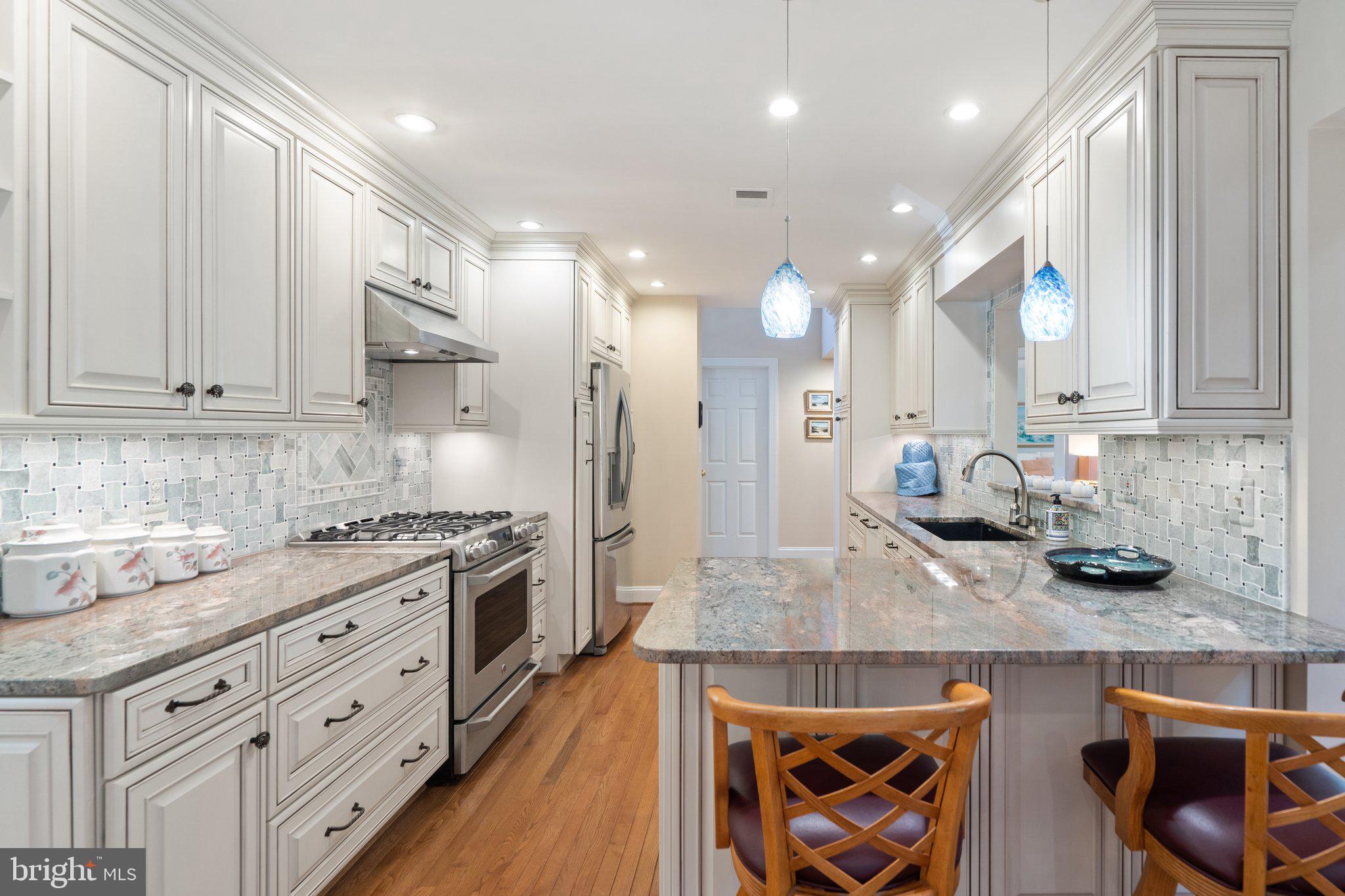 FAIRWAY MANOR - Residential